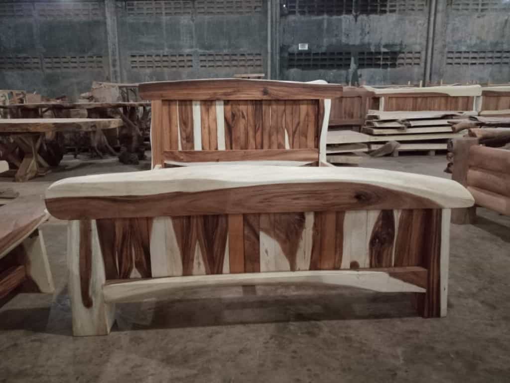 LIVE EDGE TABLES
