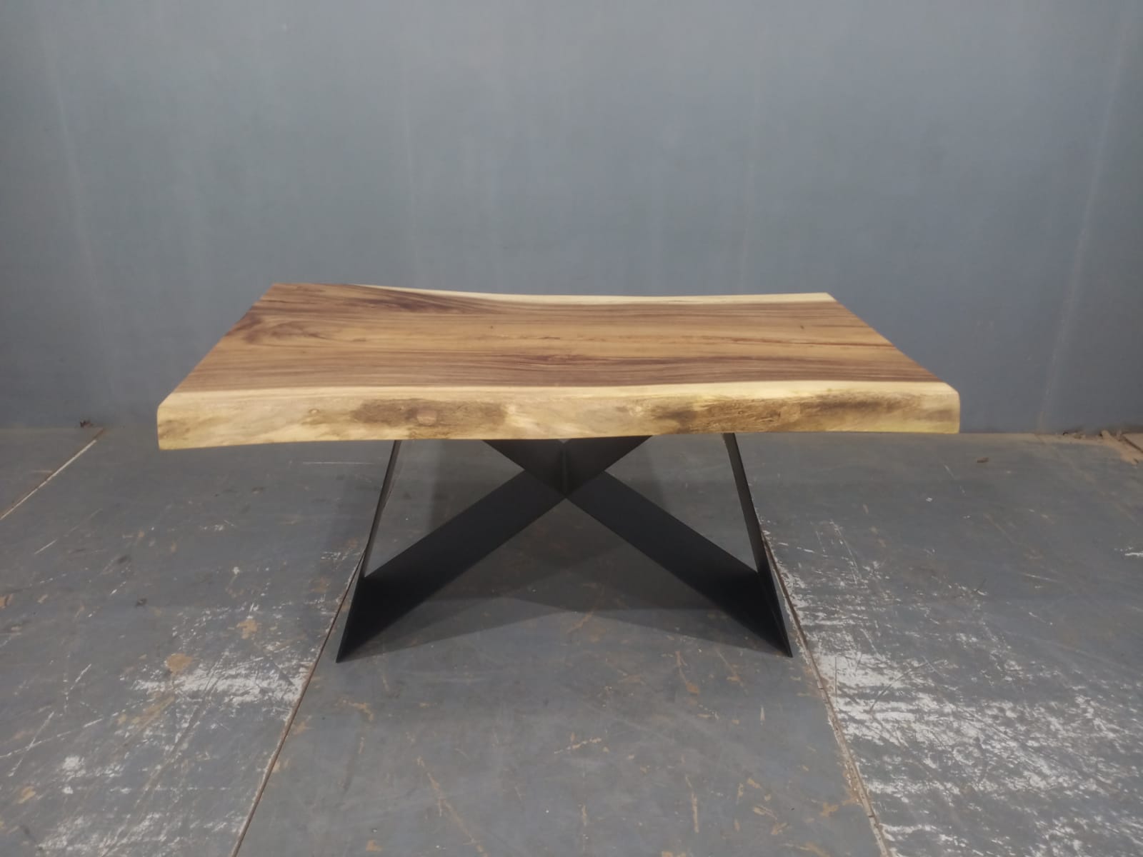 LIVE EDGE TABLES