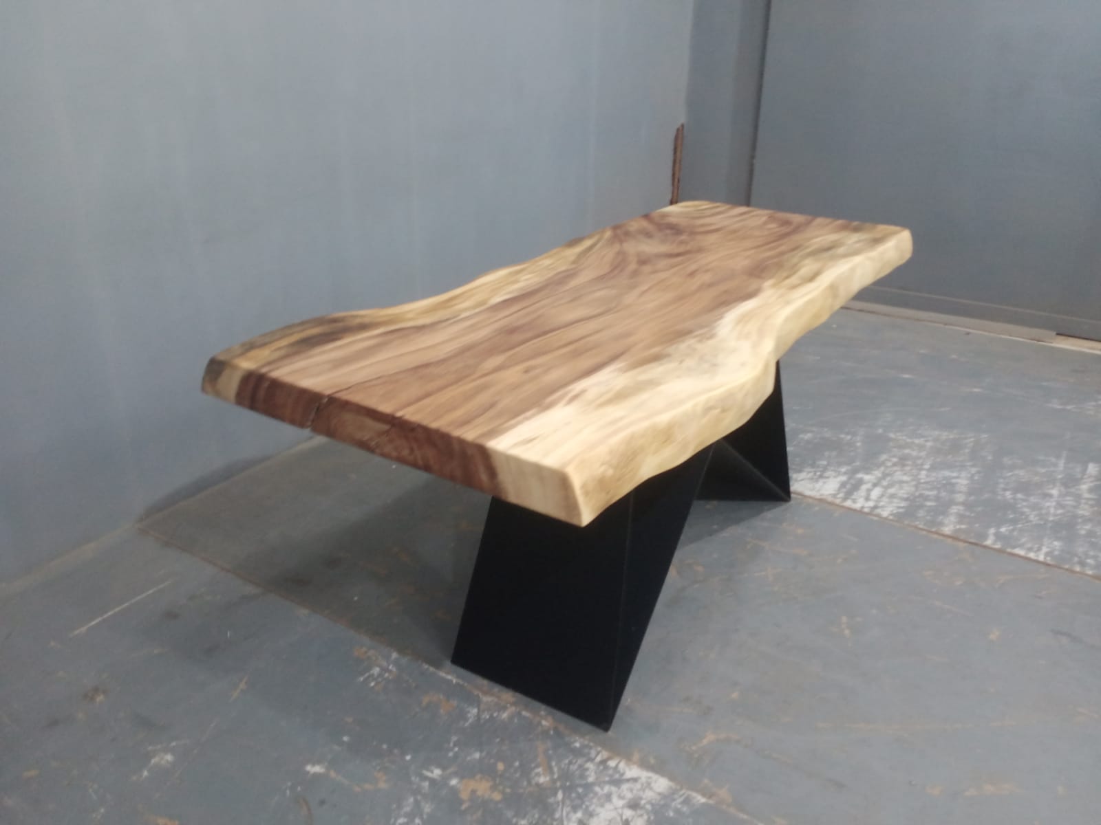 Live Edge Tables