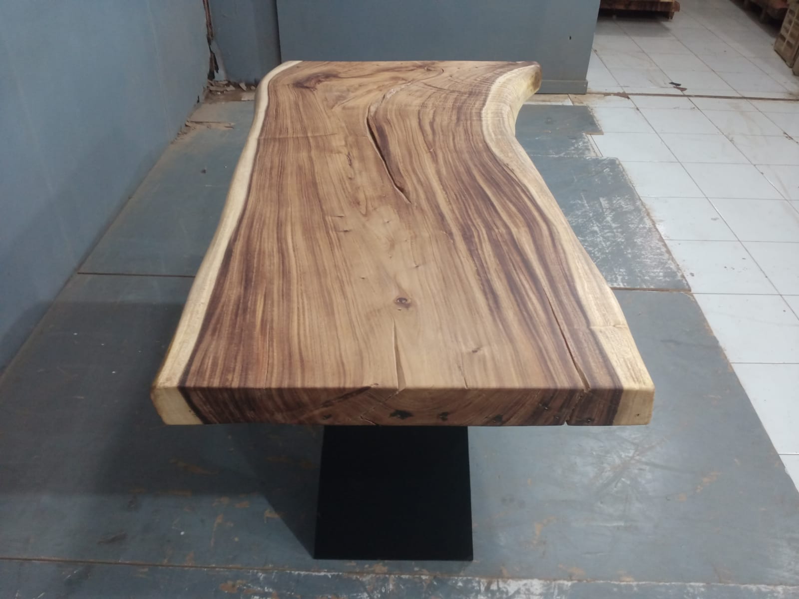Live Edge Tables