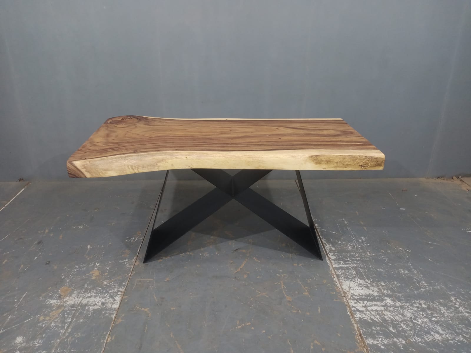 LIVE EDGE TABLES
