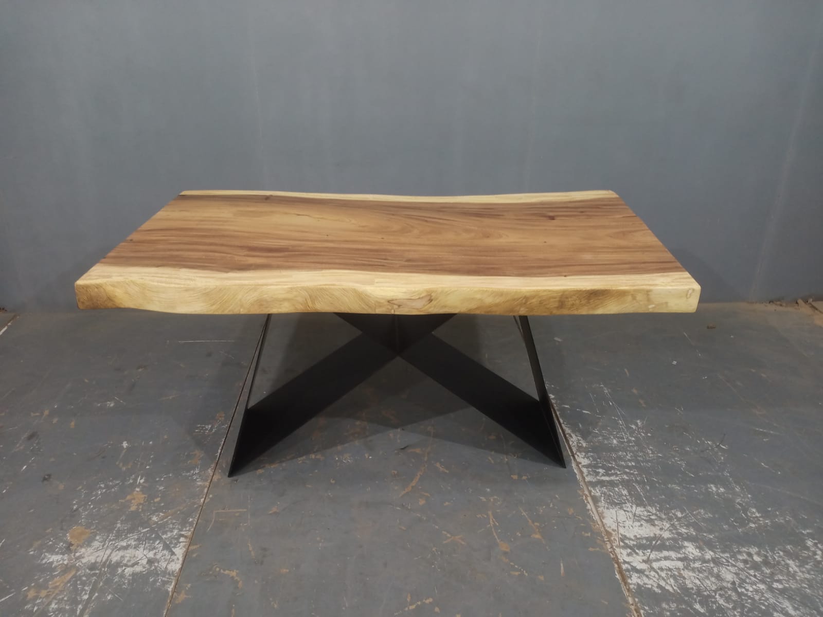 LIVE EDGE TABLES