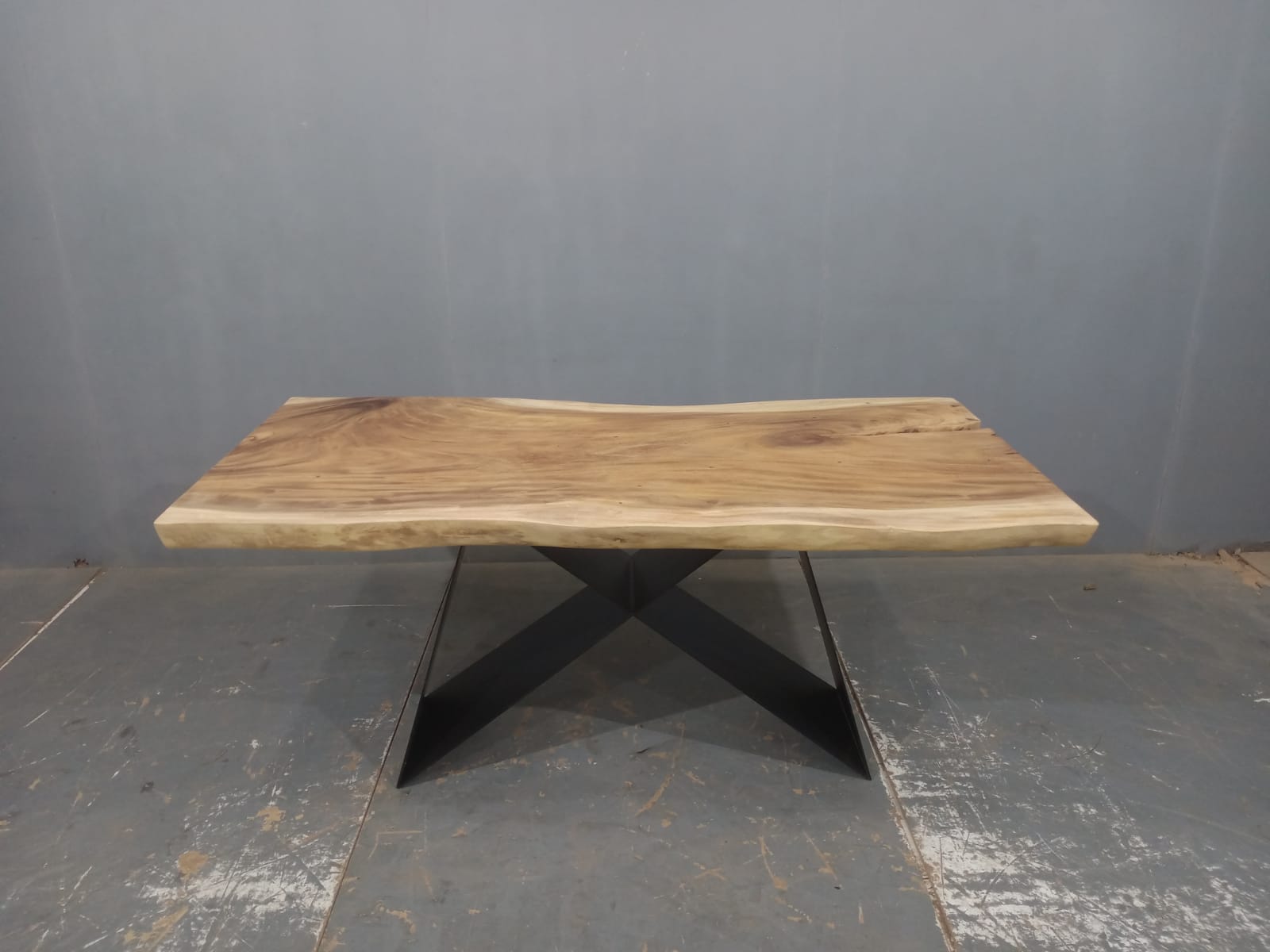 LIVE EDGE TABLES