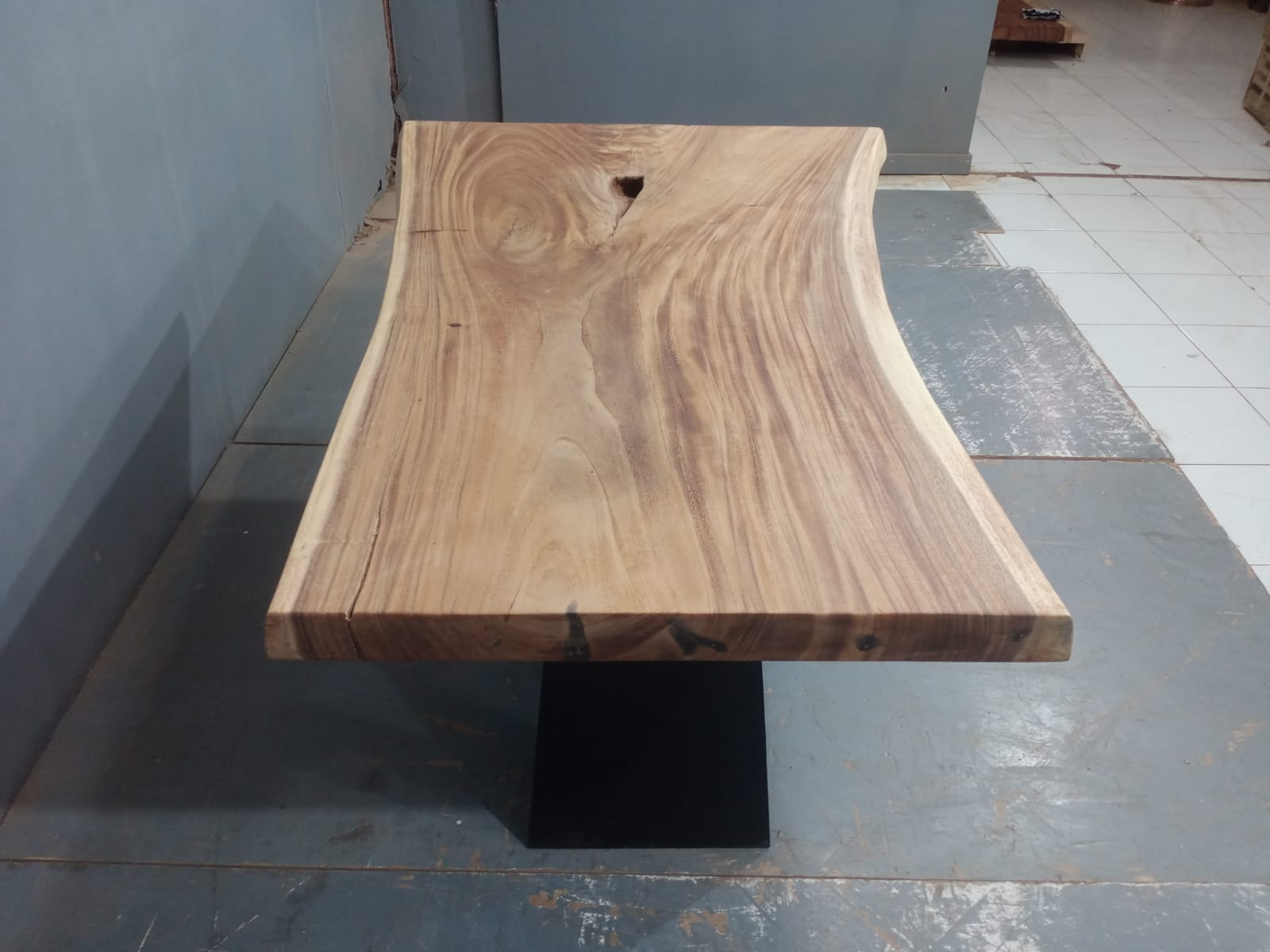 Live Edge Tables