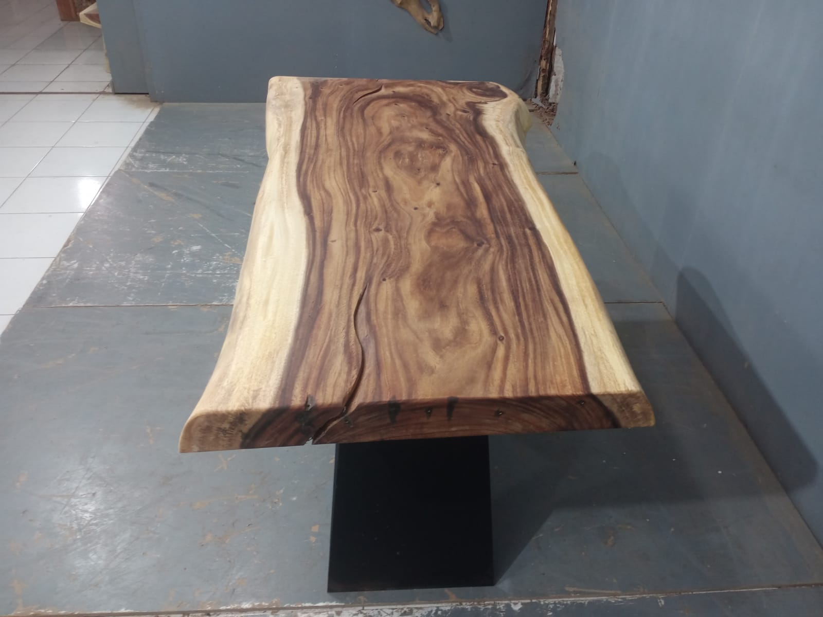 Live Edge Tables