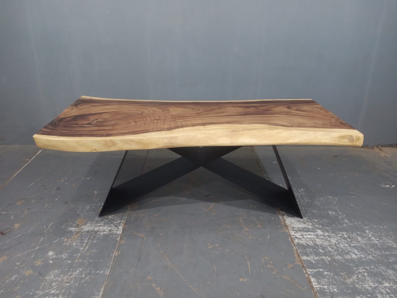 LIVE EDGE TABLES