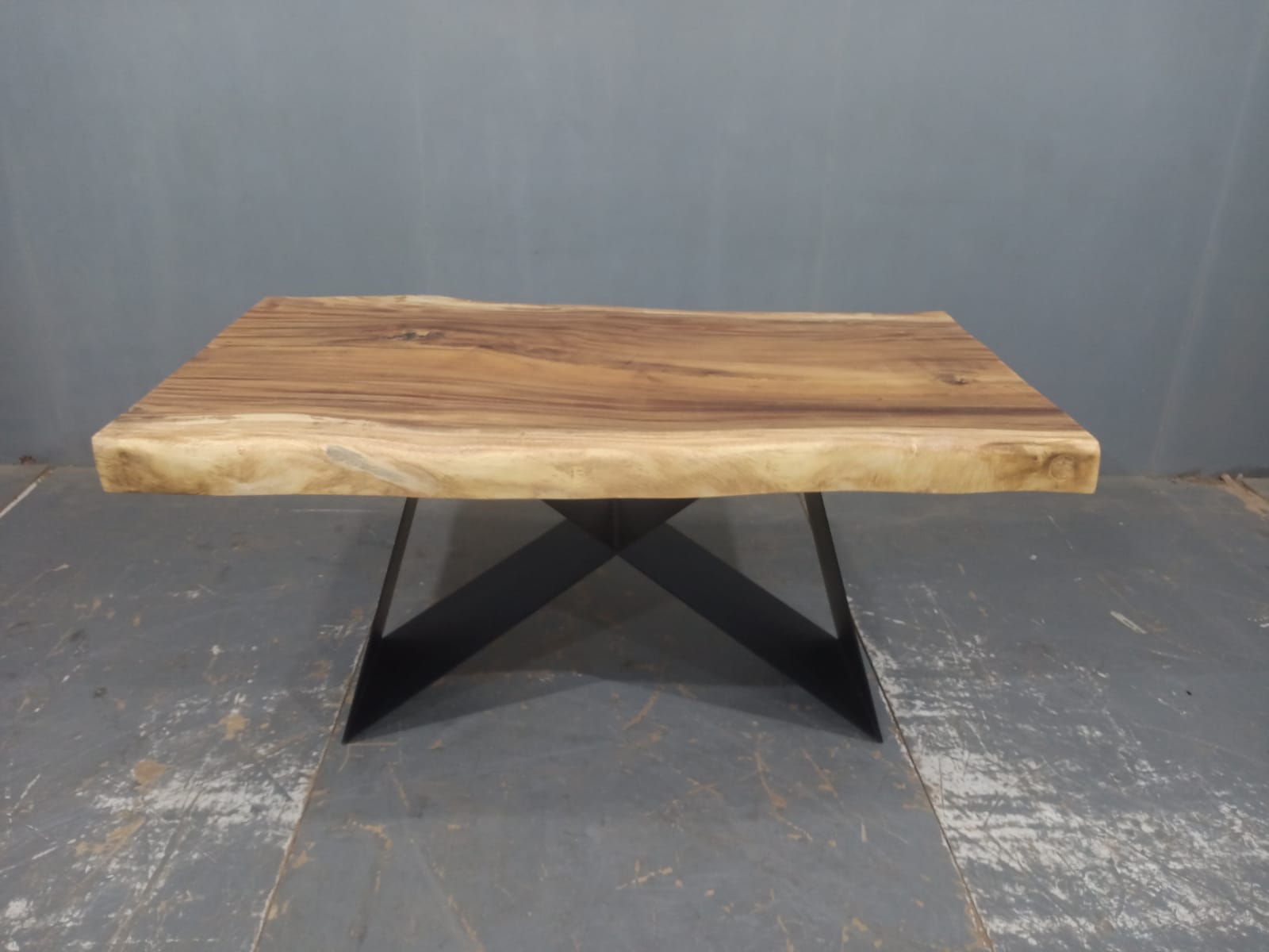 LIVE EDGE TABLES