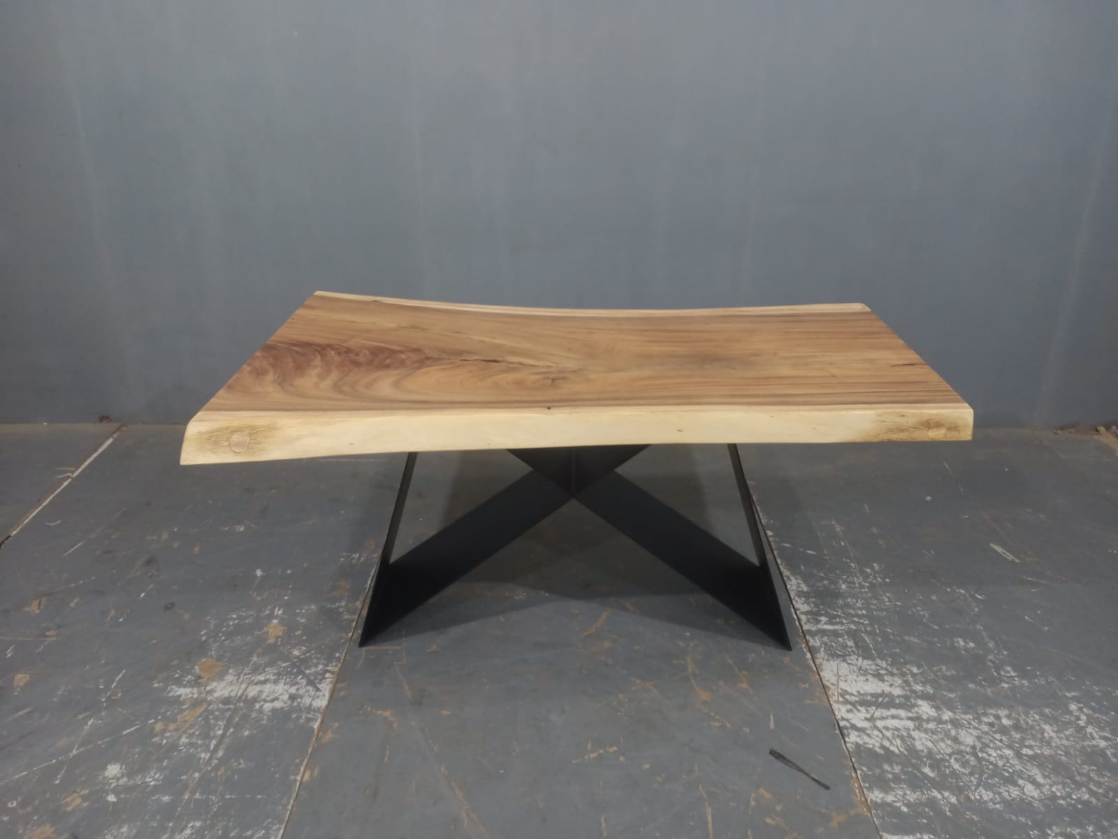 LIVE EDGE TABLES