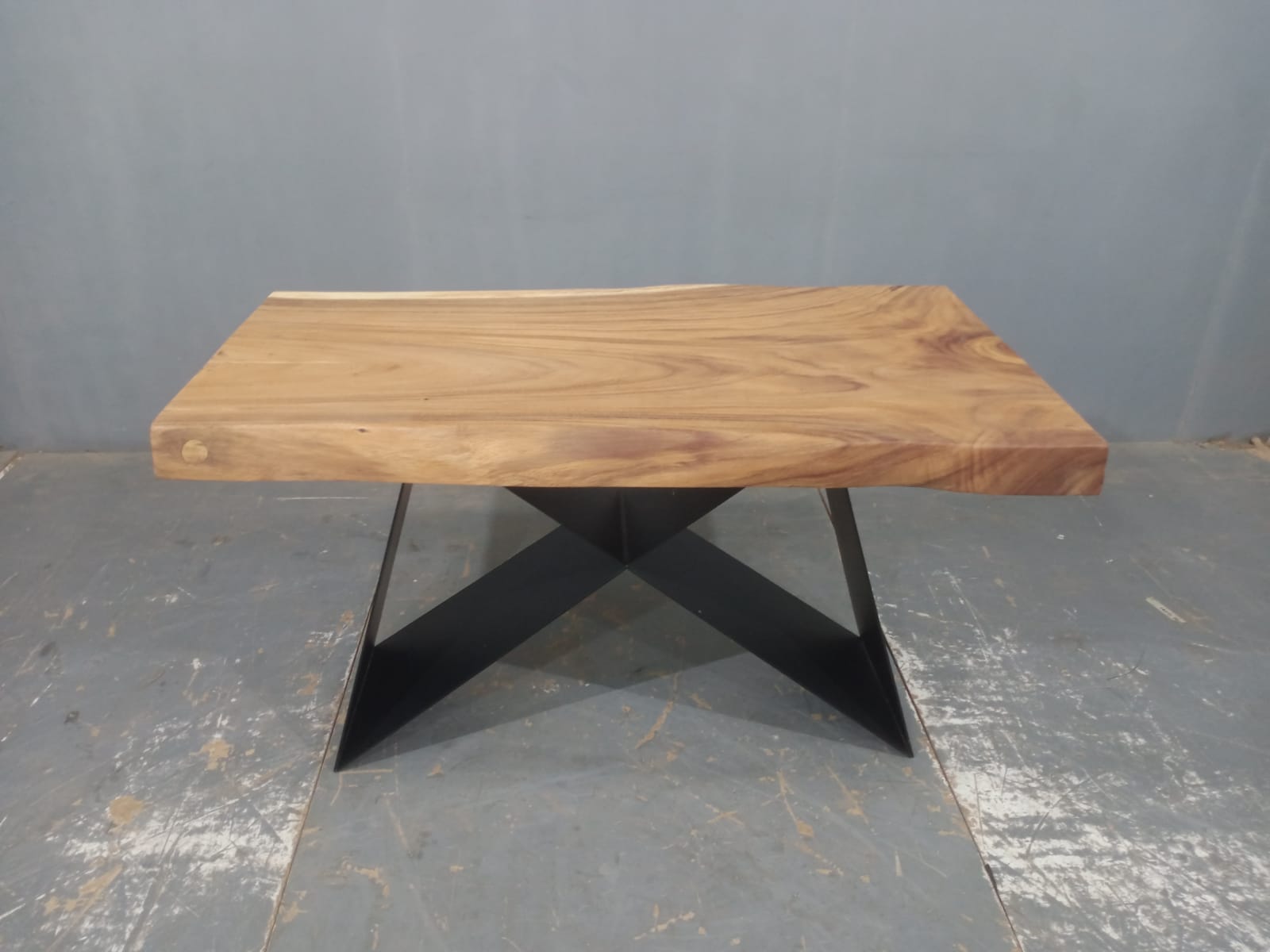 LIVE EDGE TABLES