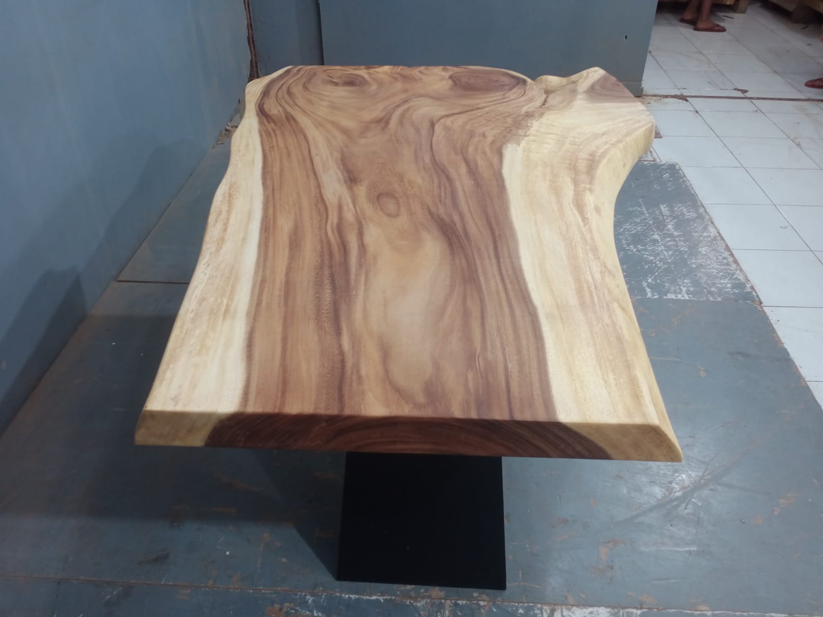 Live Edge Tables