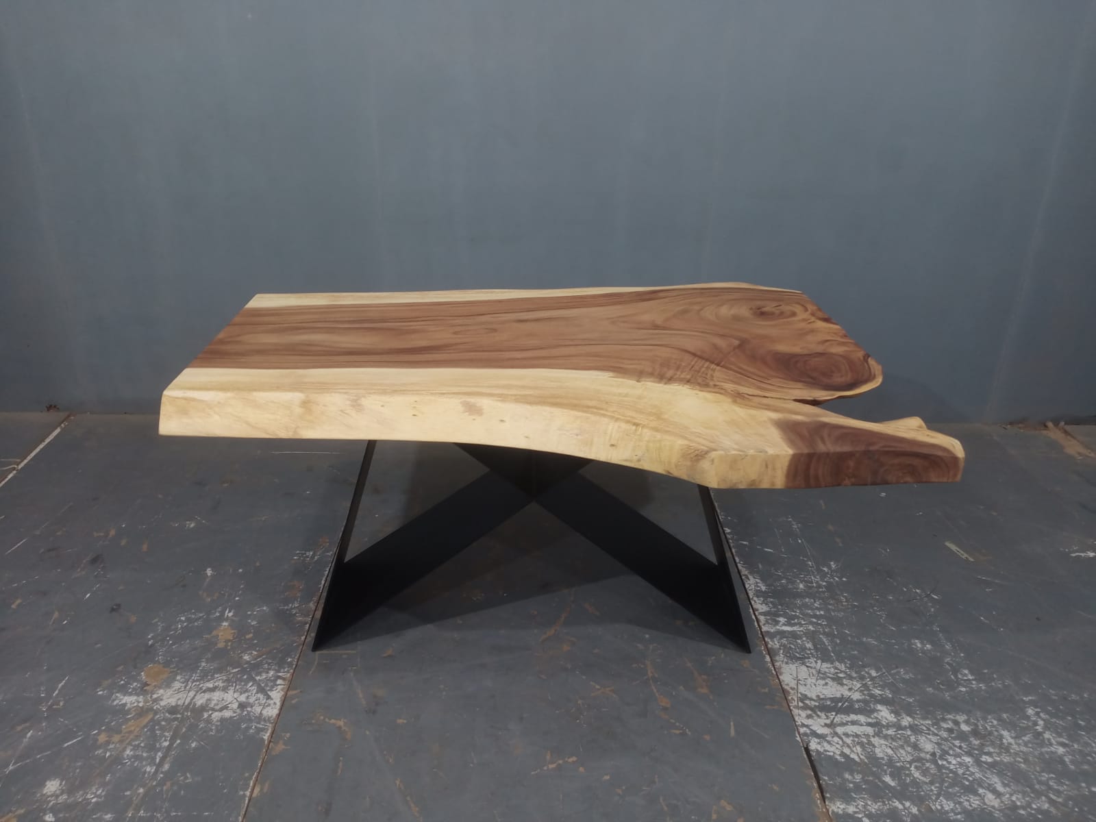 LIVE EDGE TABLES