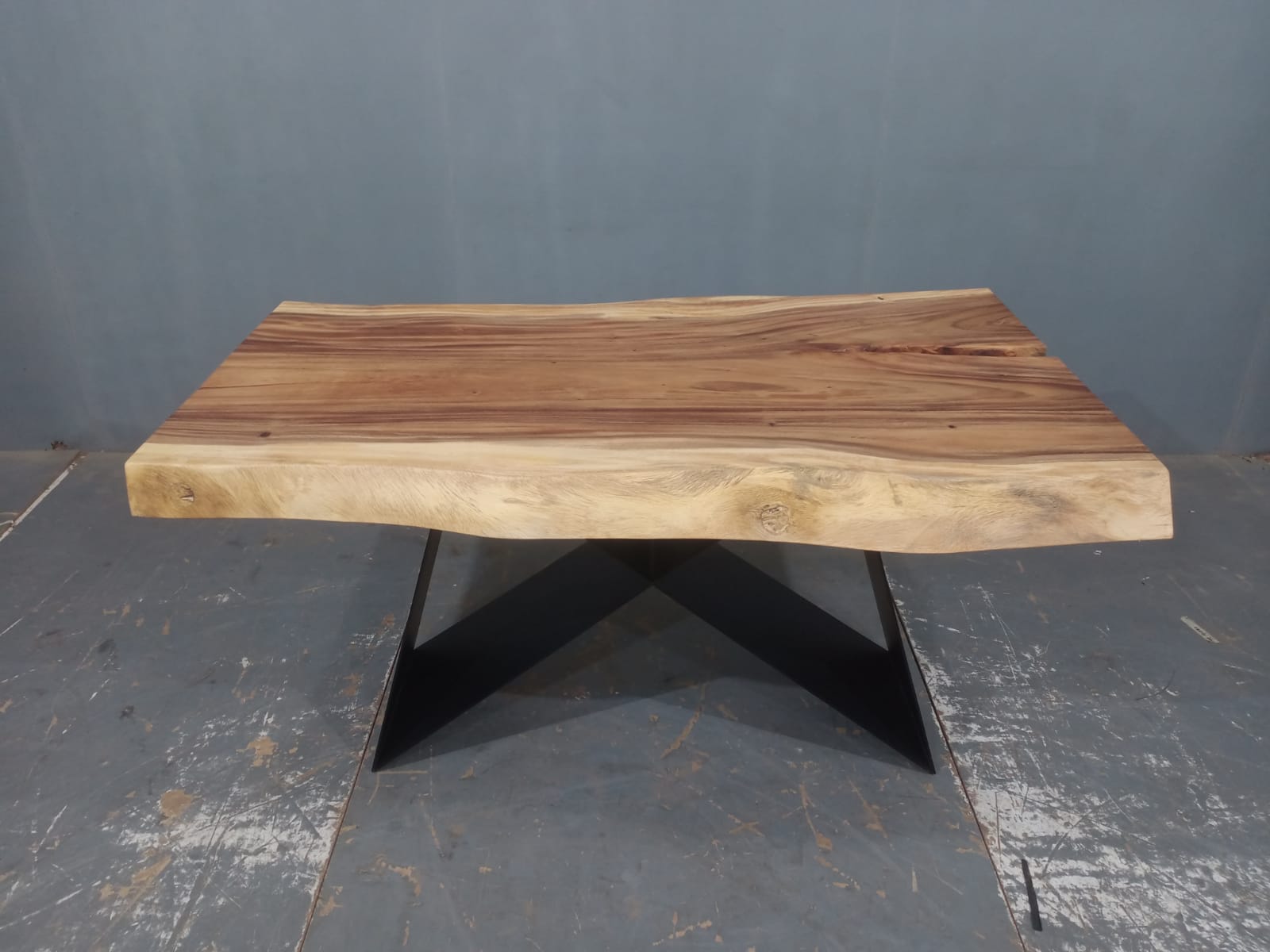 LIVE EDGE TABLES