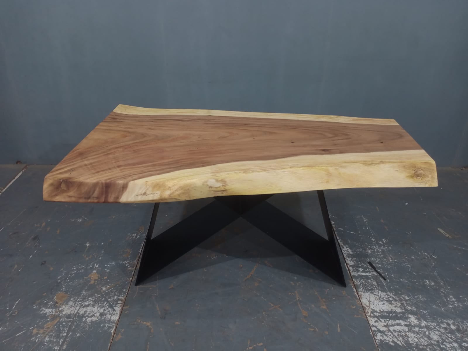 LIVE EDGE TABLES
