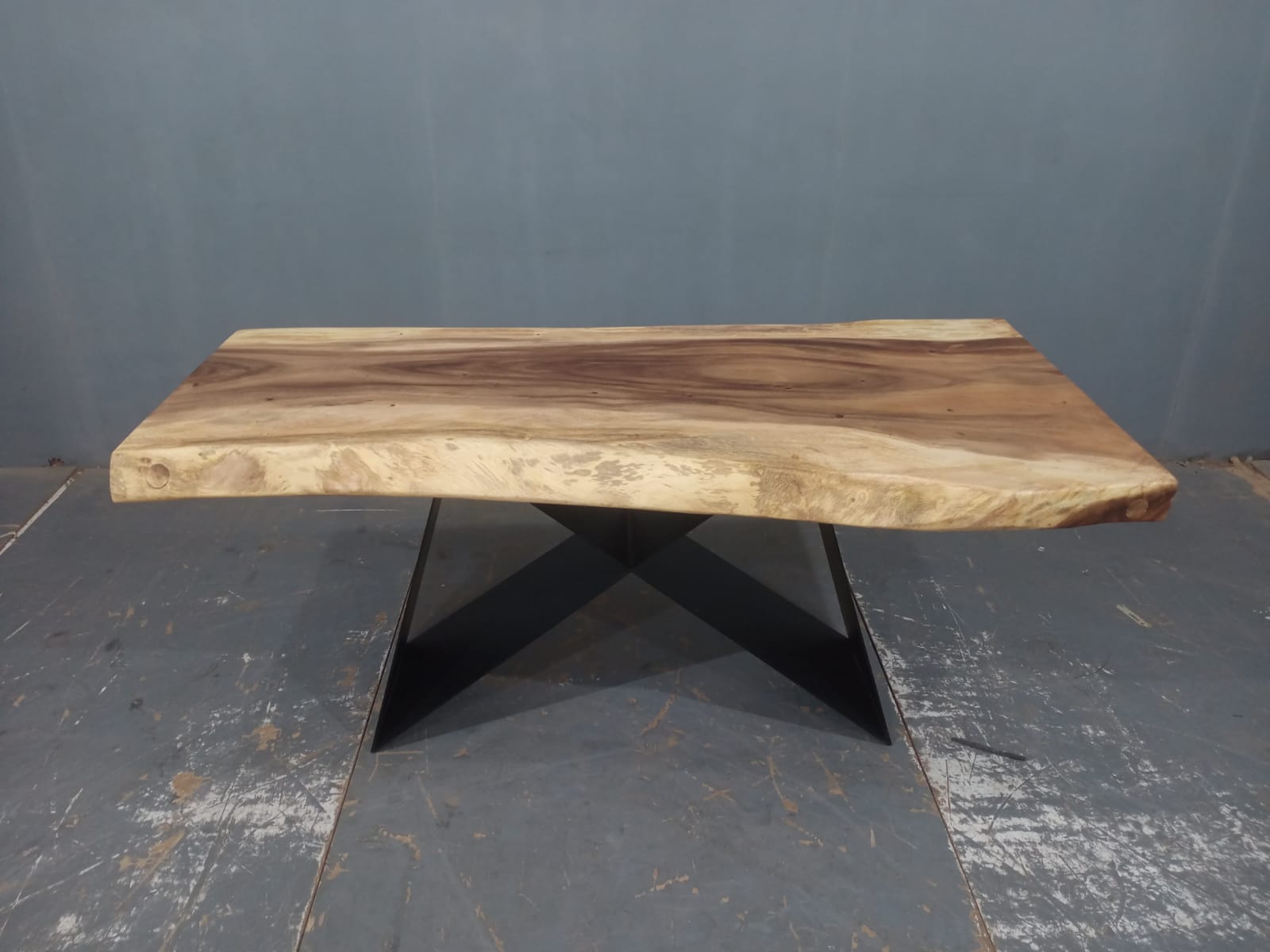 LIVE EDGE TABLES