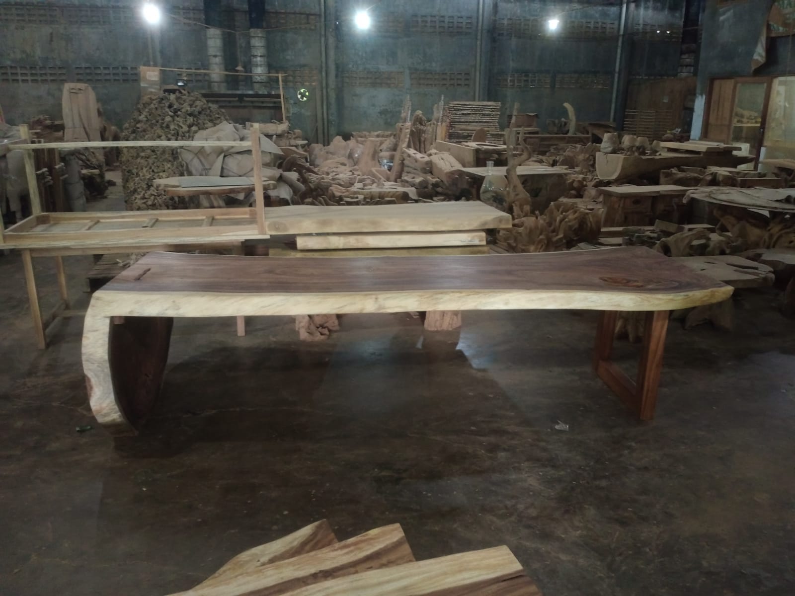 LIVE EDGE TABLES