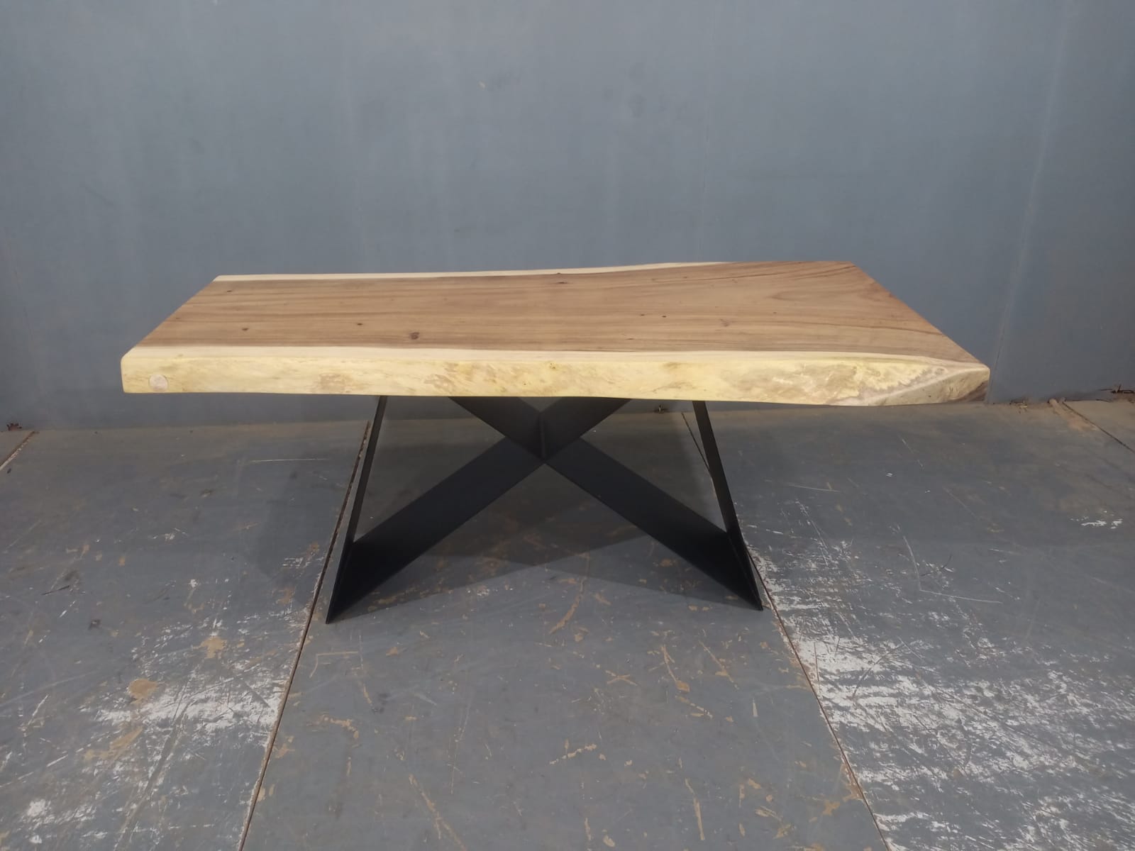 LIVE EDGE TABLES