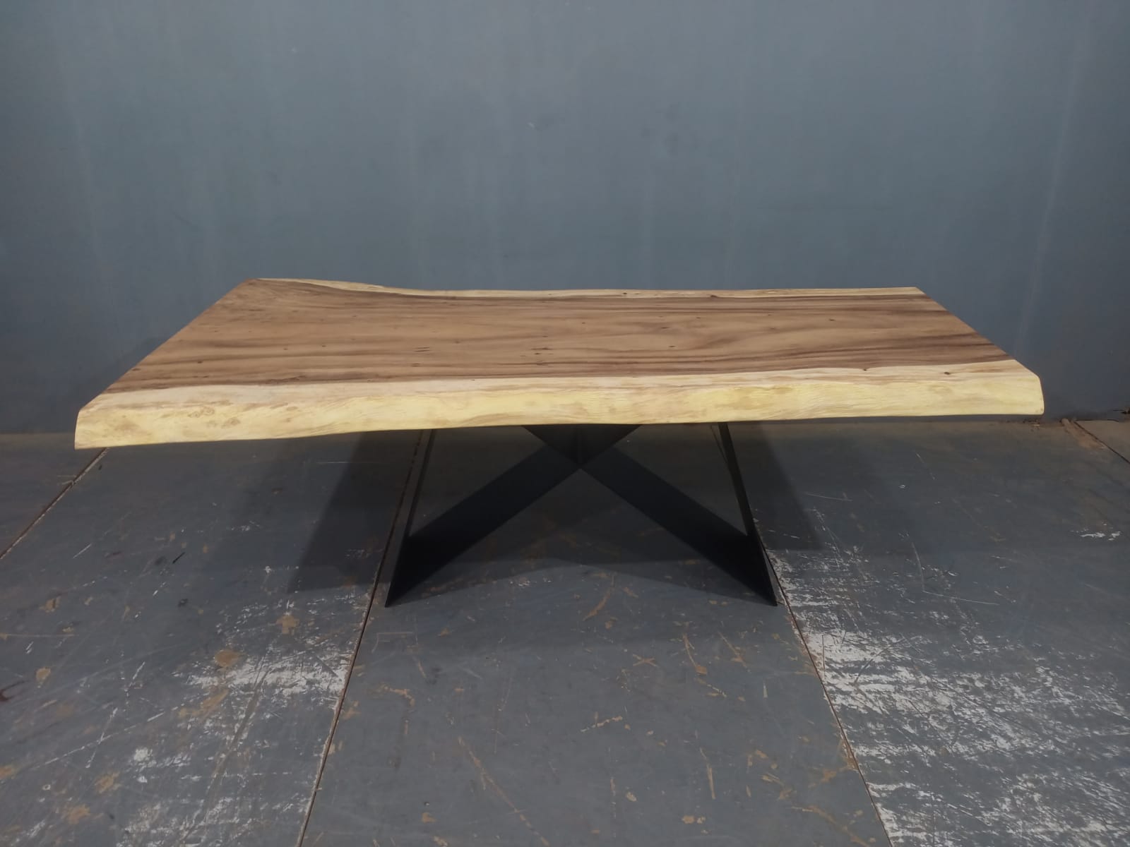 LIVE EDGE TABLES