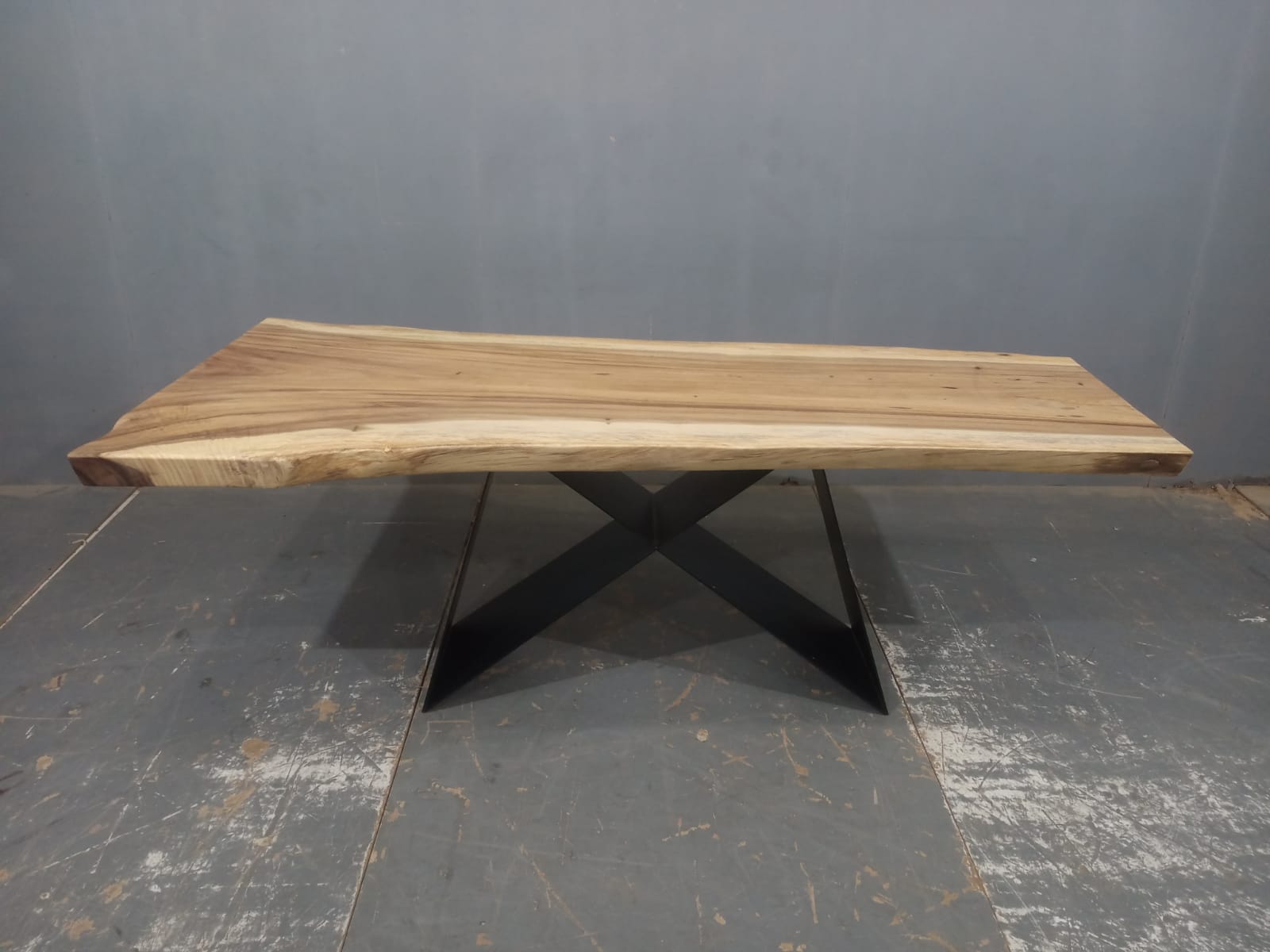 LIVE EDGE TABLES