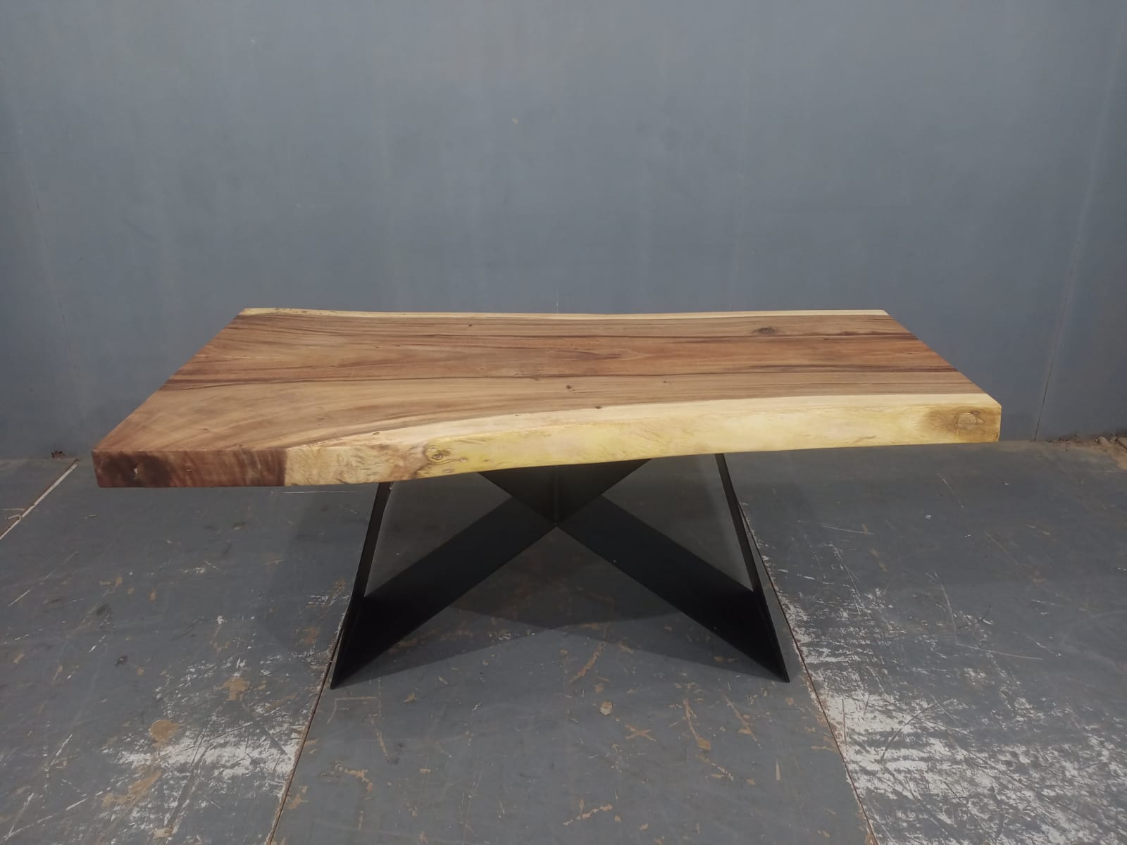 LIVE EDGE TABLES