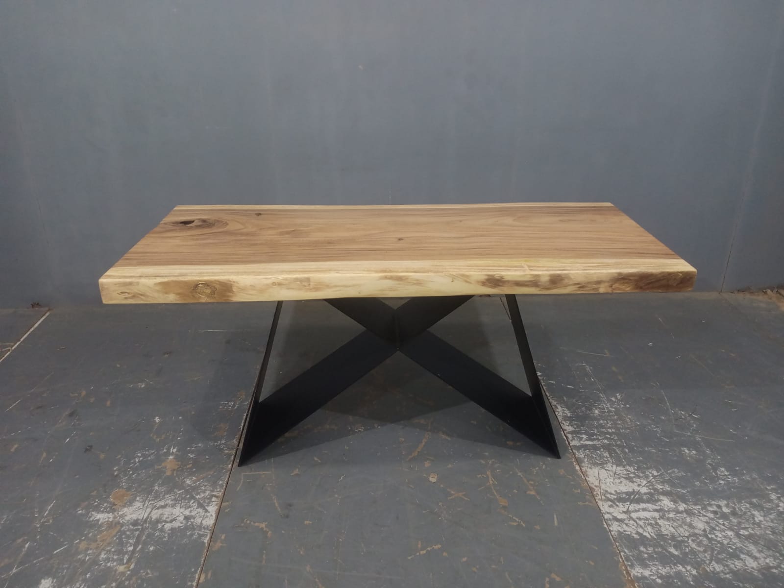 LIVE EDGE TABLES