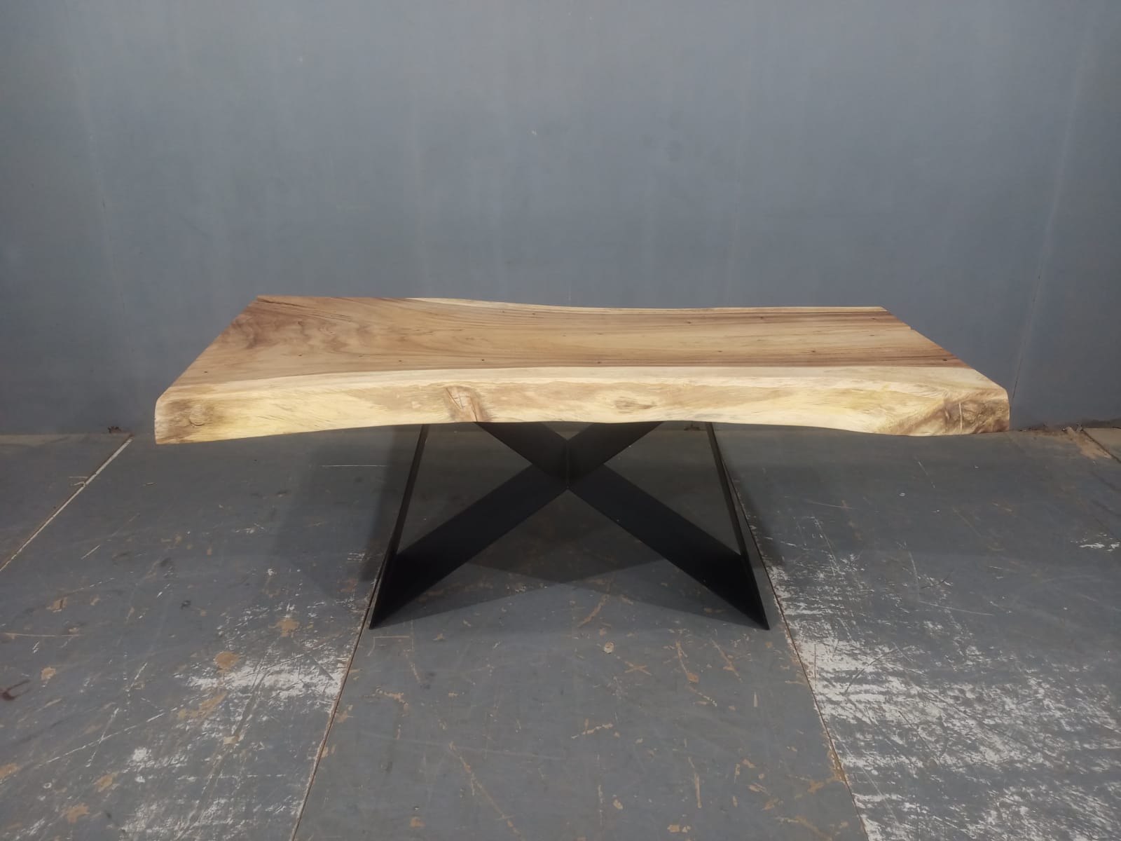 LIVE EDGE TABLES