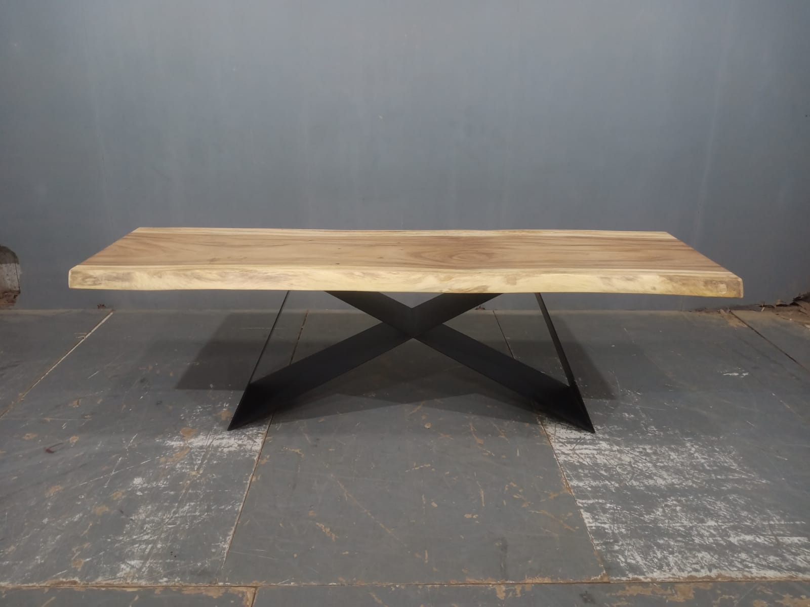 LIVE EDGE TABLES