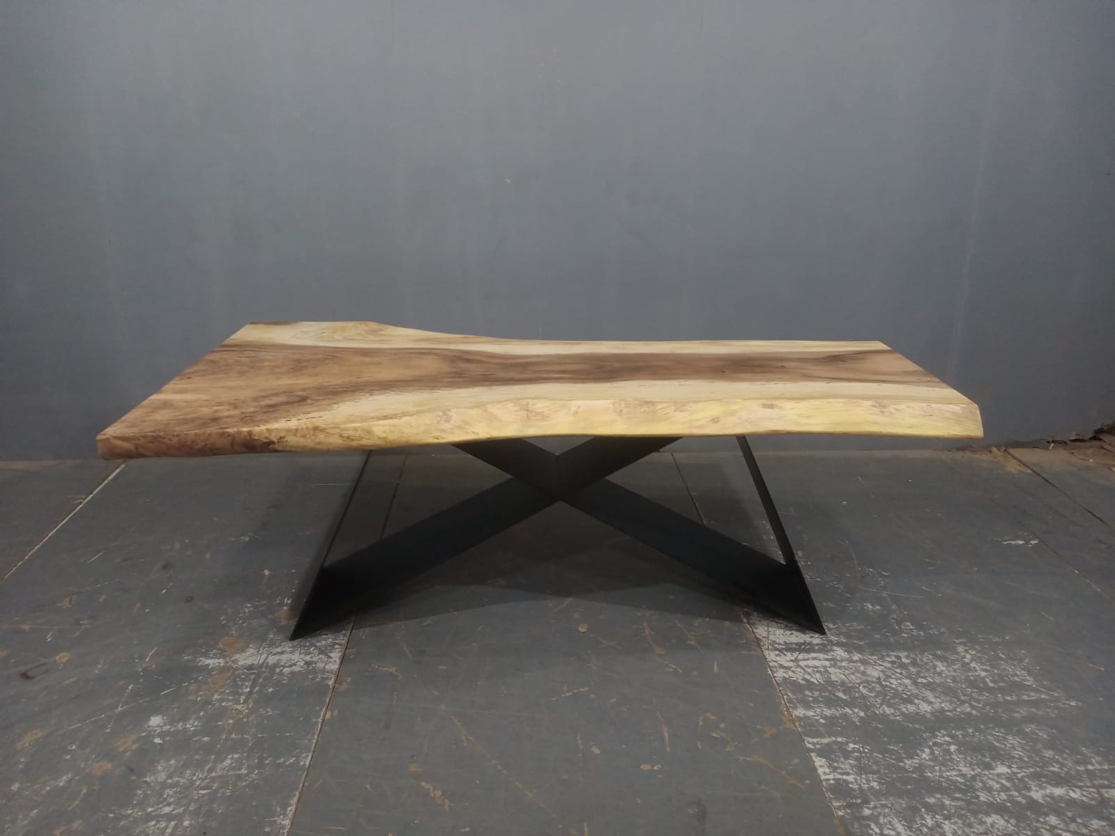 LIVE EDGE TABLES