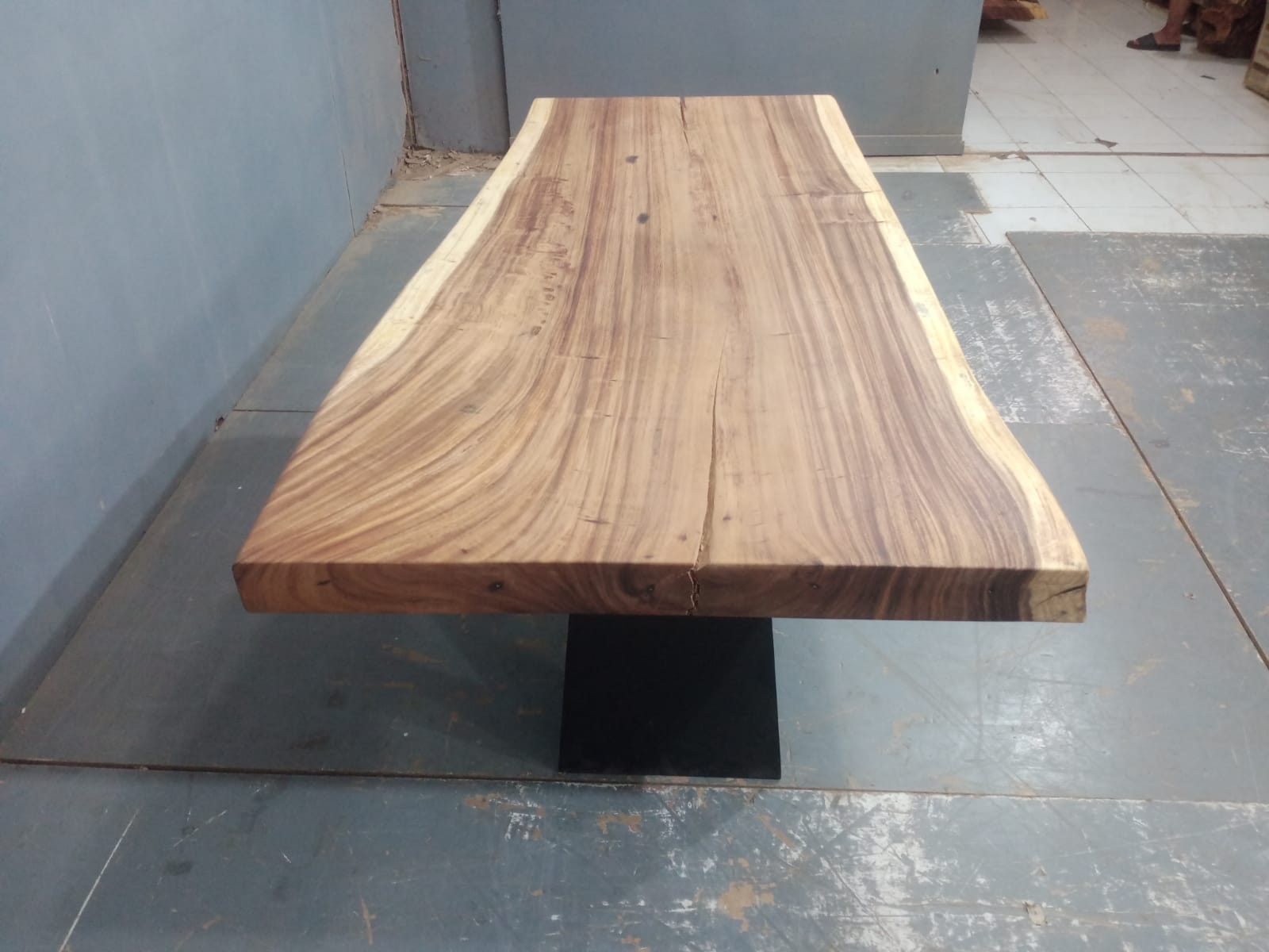 Live Edge Tables