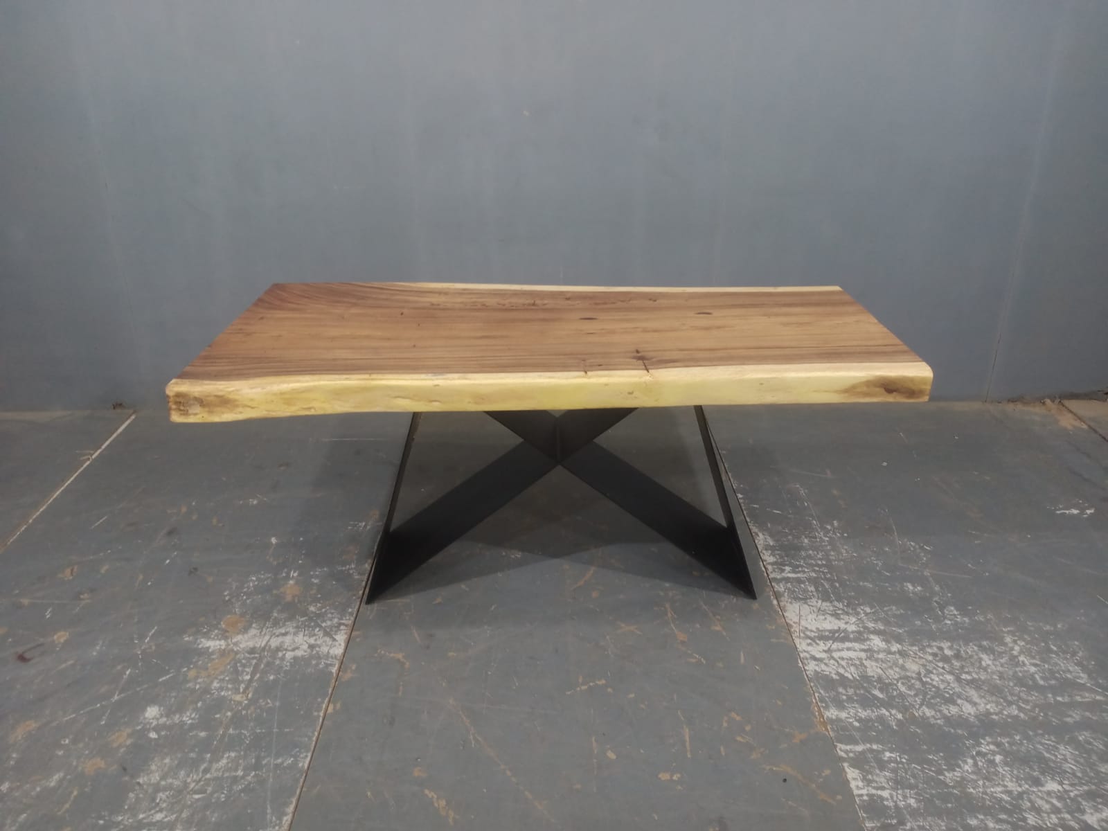LIVE EDGE TABLES