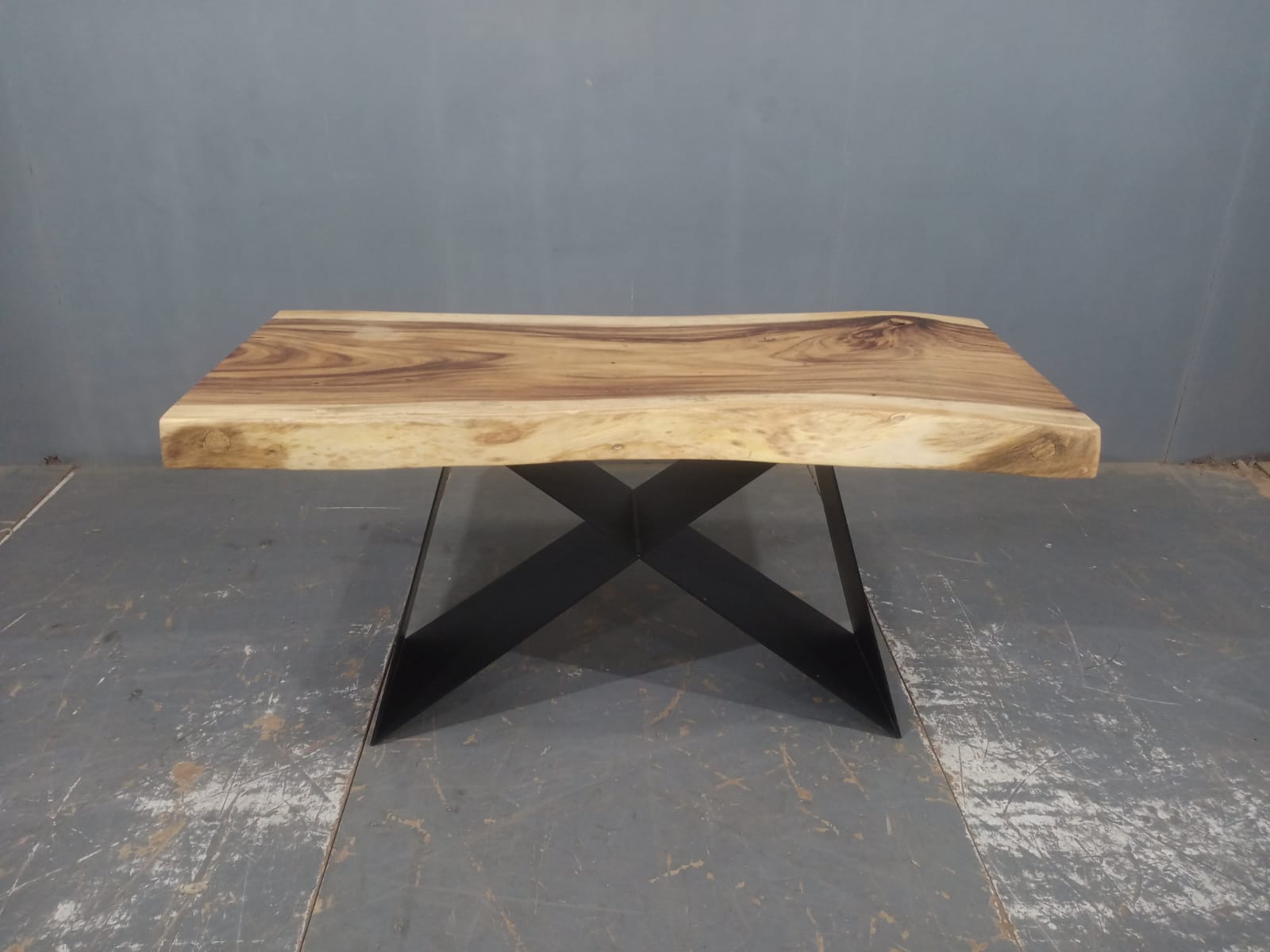 LIVE EDGE TABLES