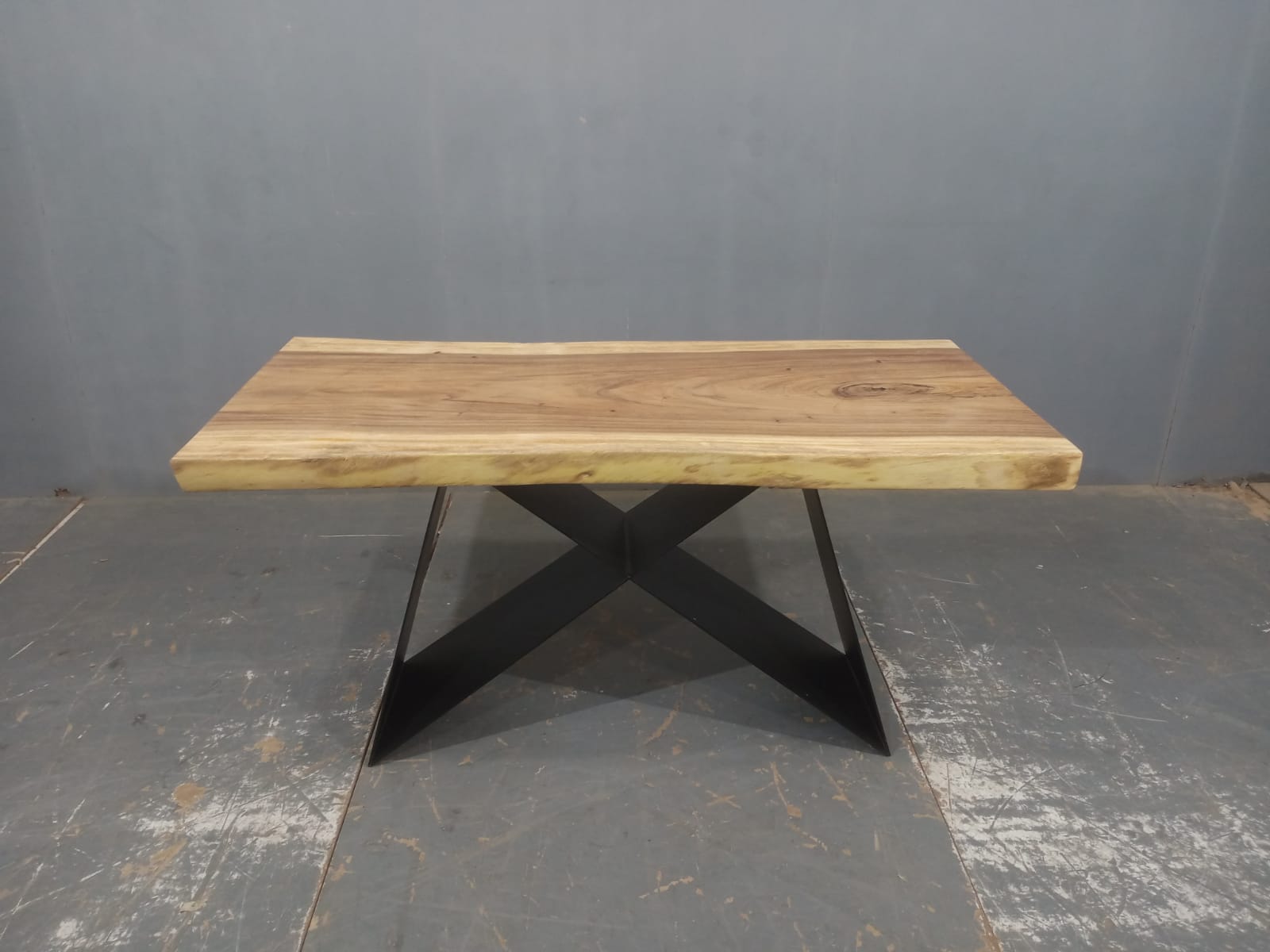LIVE EDGE TABLES