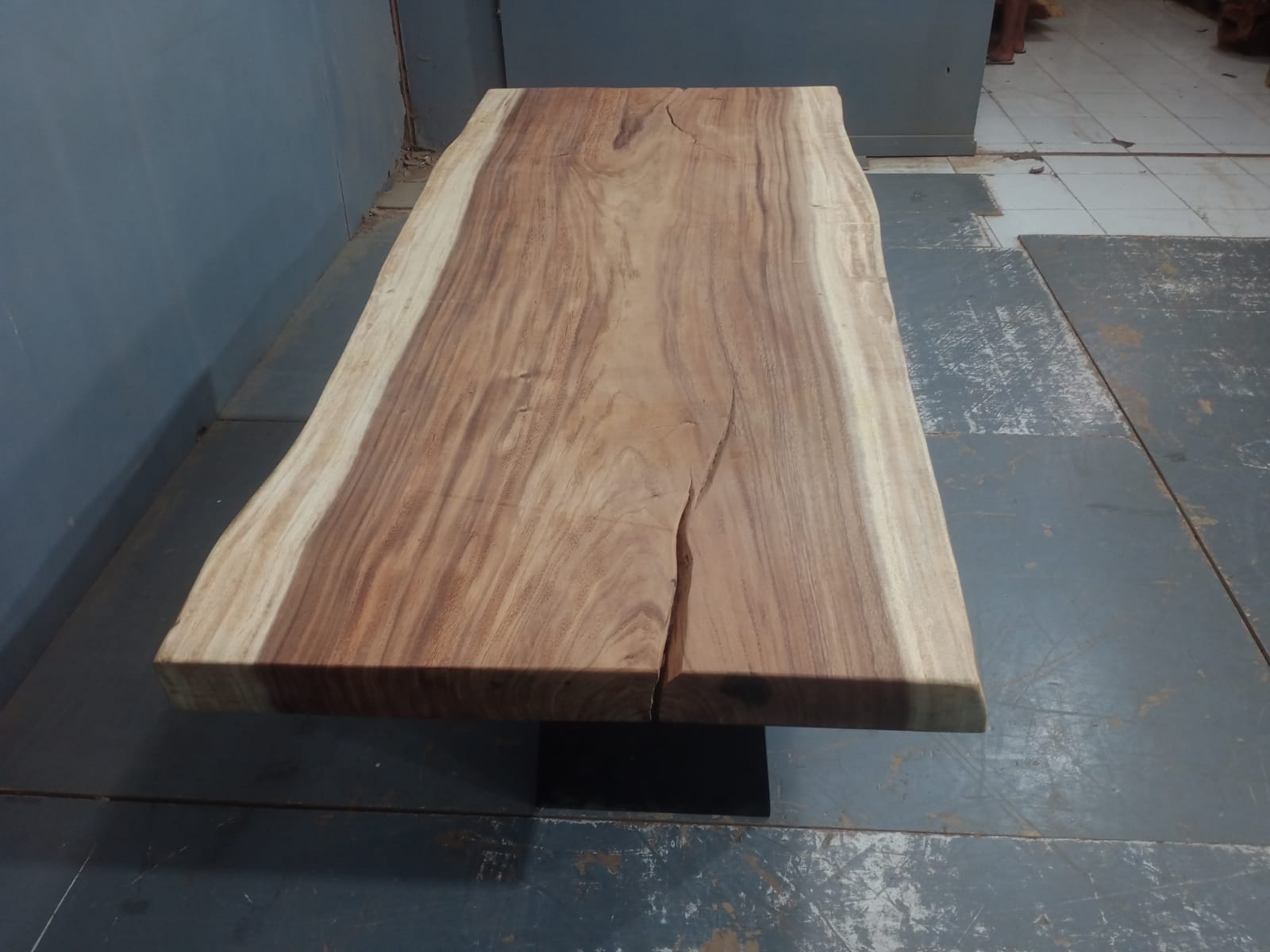 Live Edge Tables