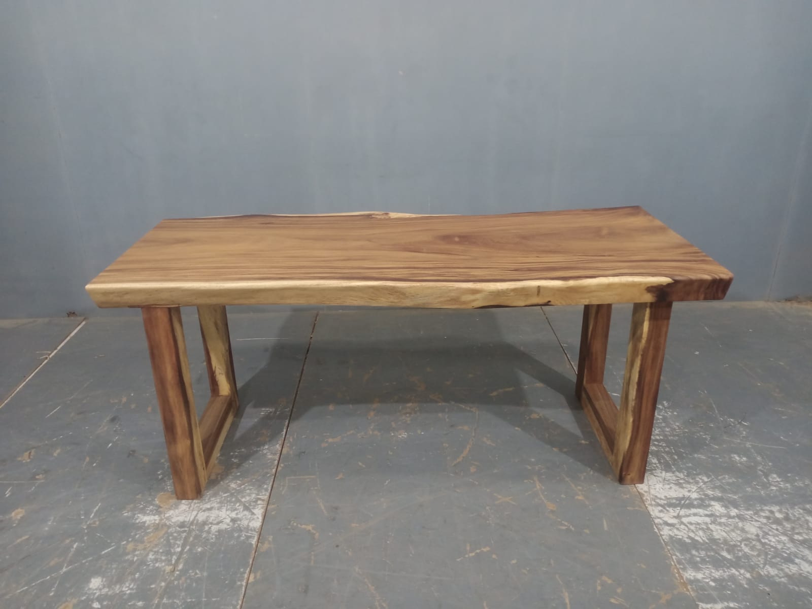 LIVE EDGE TABLES