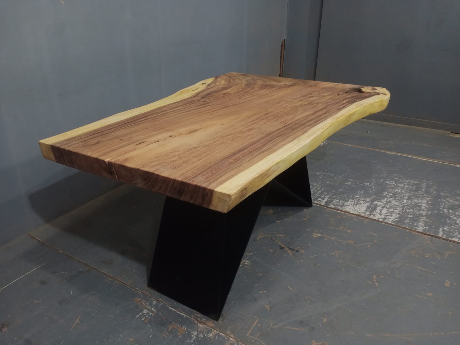 Live Edge Tables