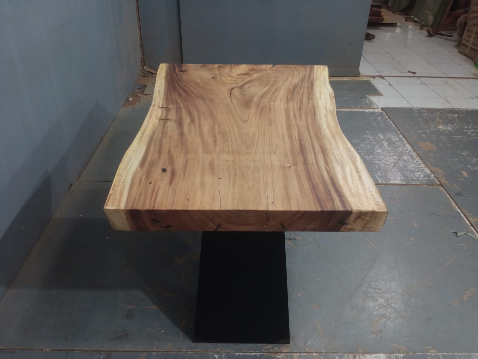 Live Edge Tables
