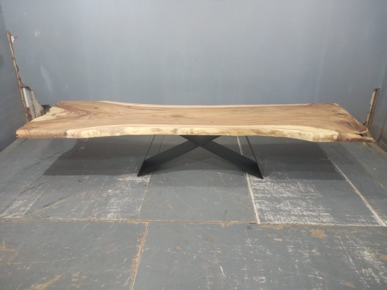 LIVE EDGE TABLES
