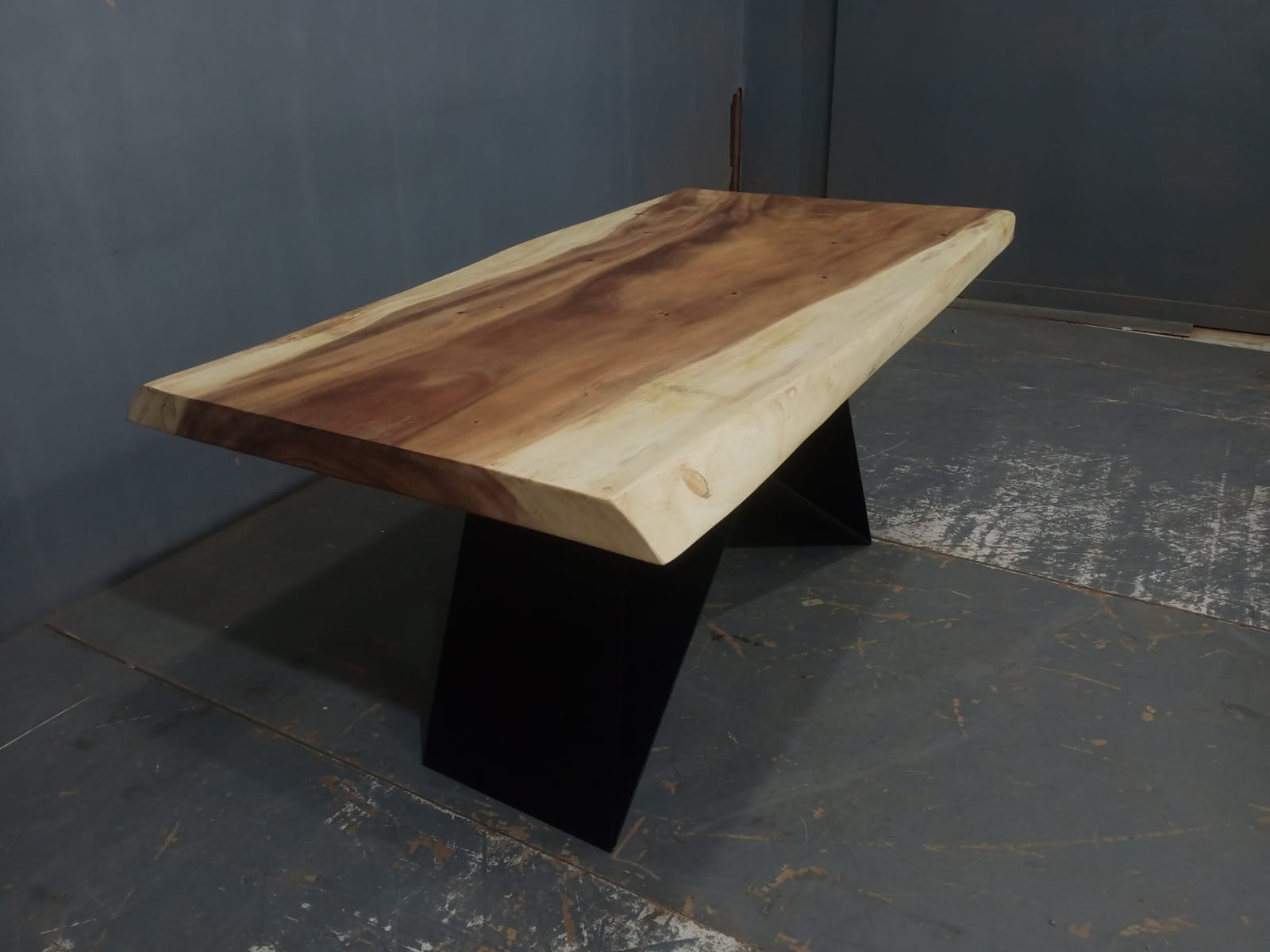 Live Edge Tables