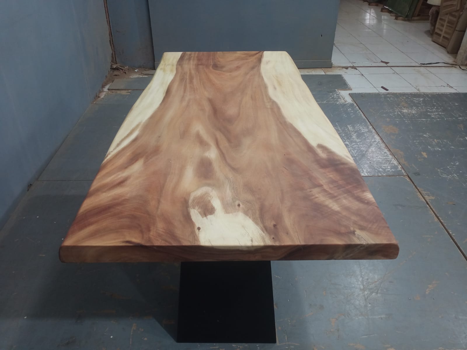 Live Edge Tables