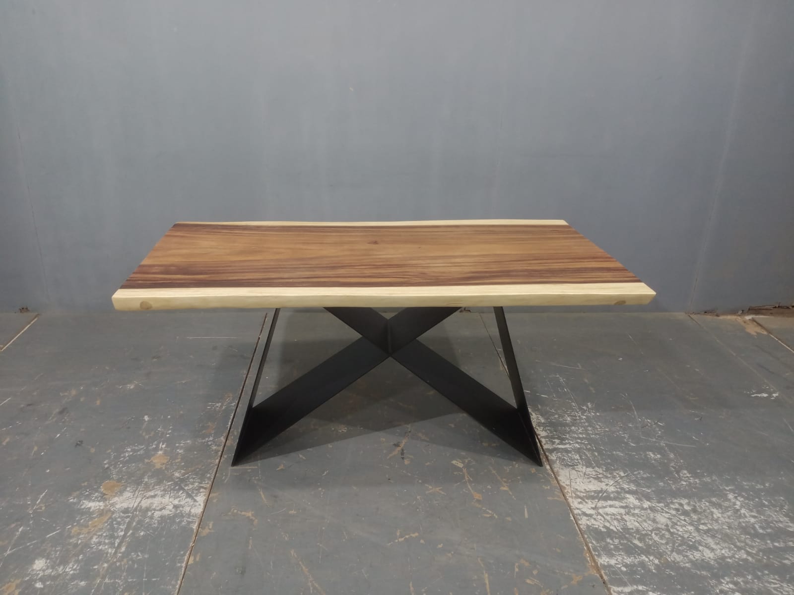 LIVE EDGE TABLES