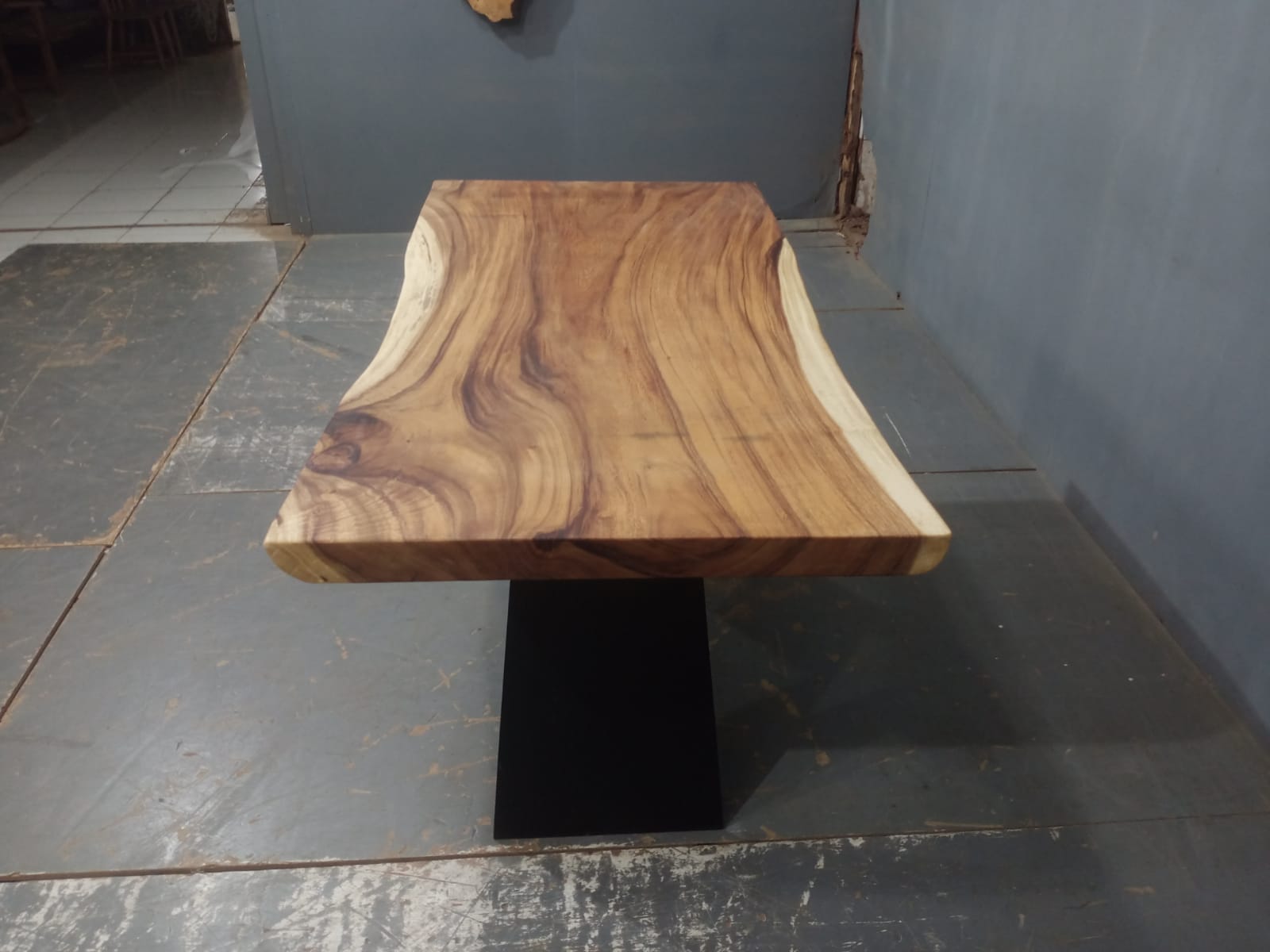 Live Edge Tables