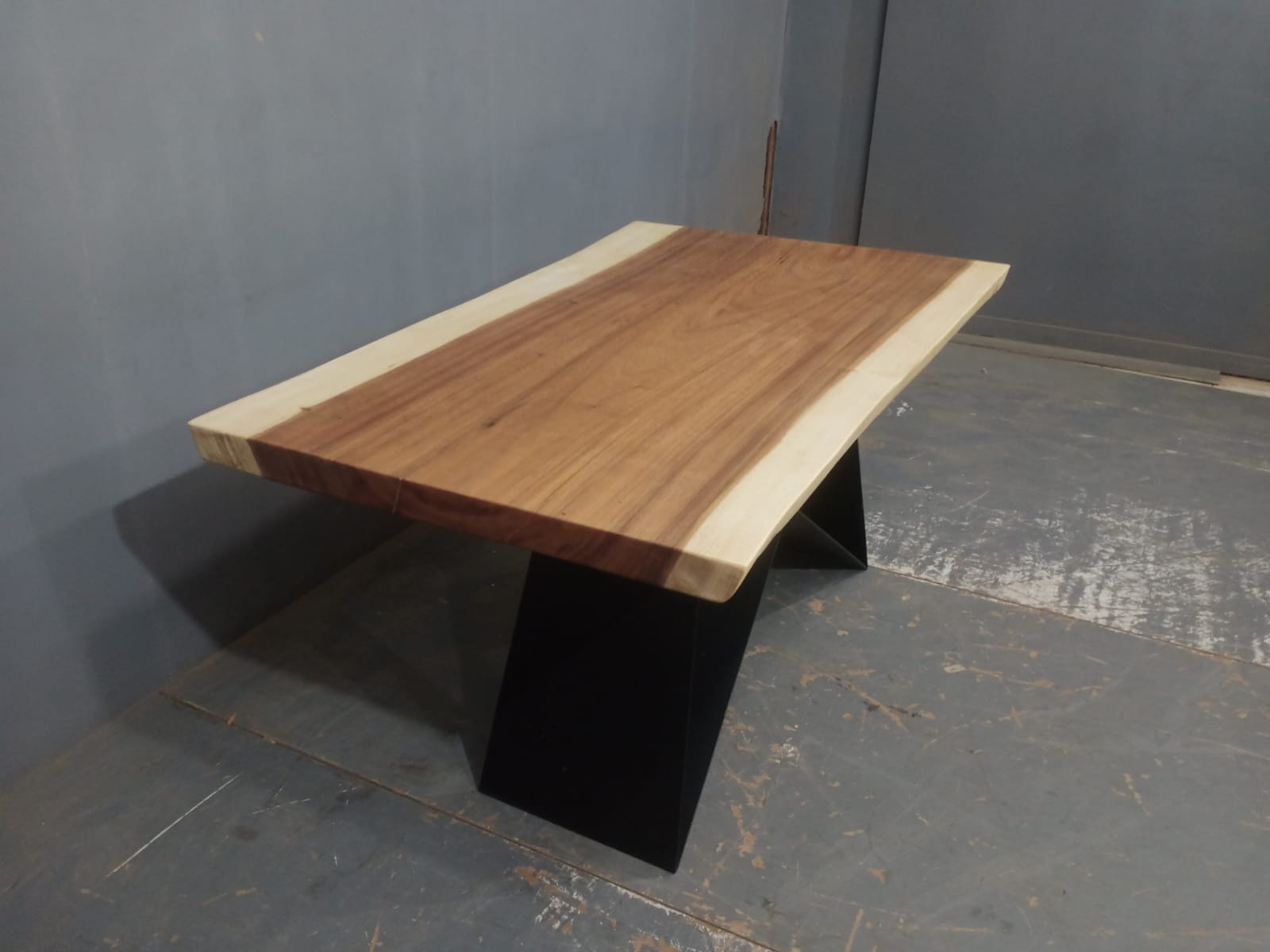 Live Edge Tables