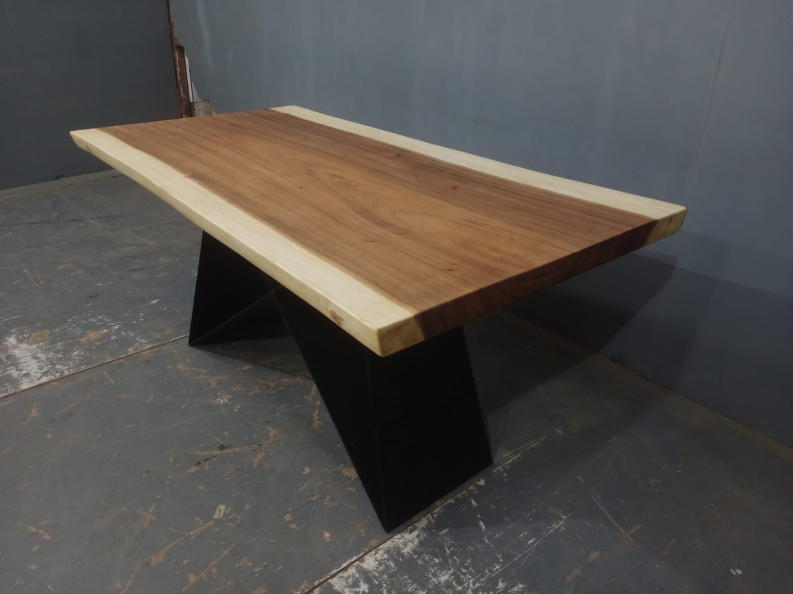 Live Edge Tables