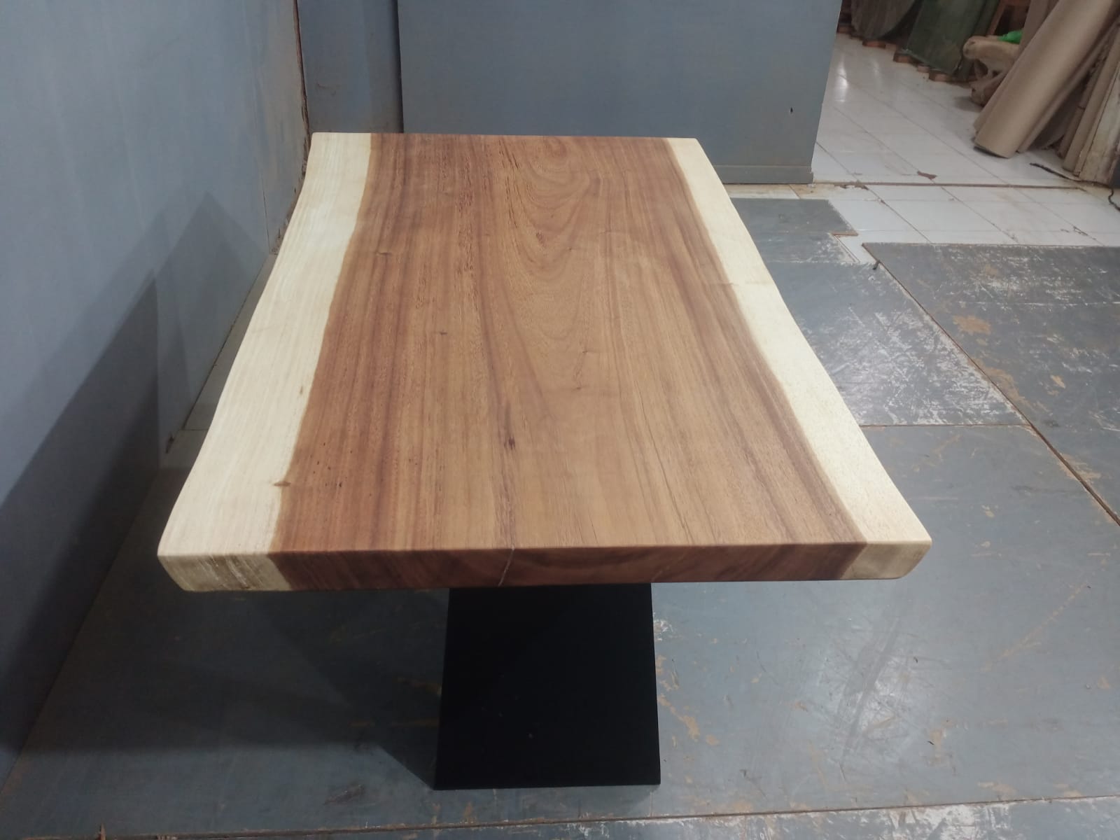 Live Edge Tables