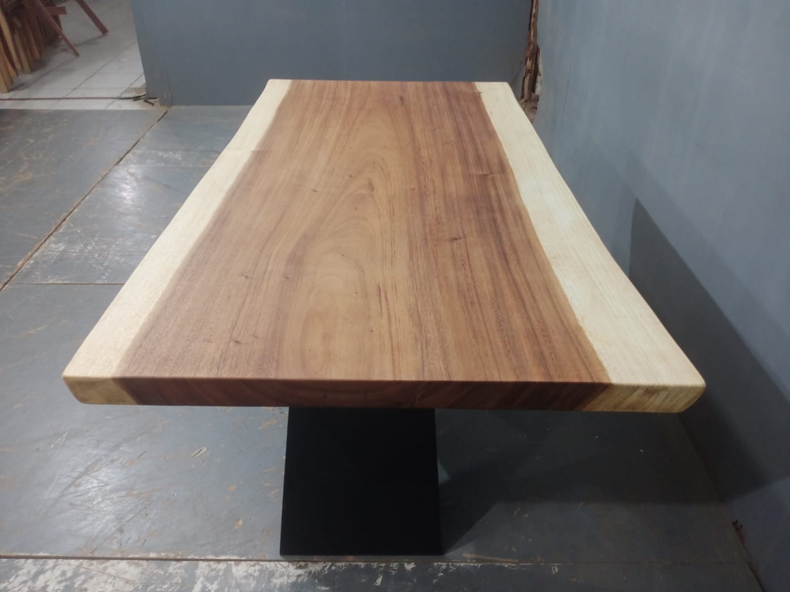 Live Edge Tables
