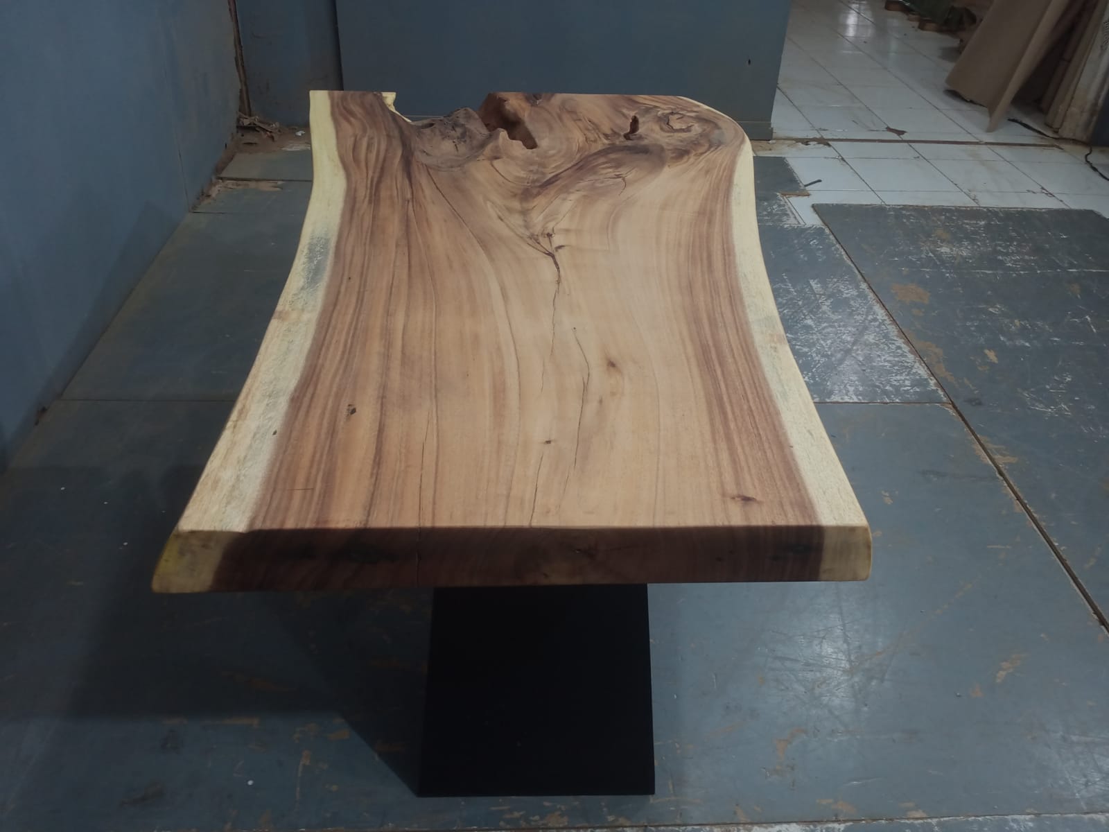 Live Edge Tables