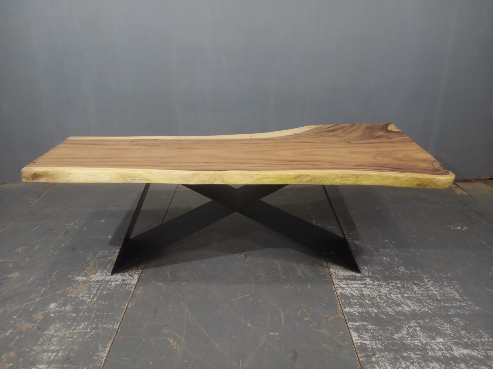 LIVE EDGE TABLES