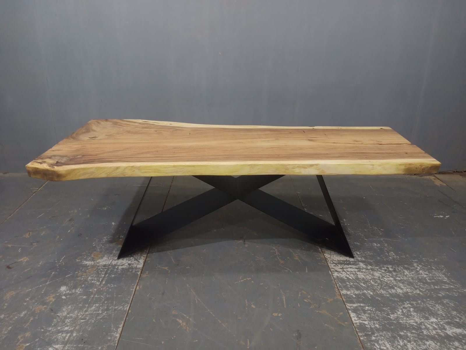 LIVE EDGE TABLES