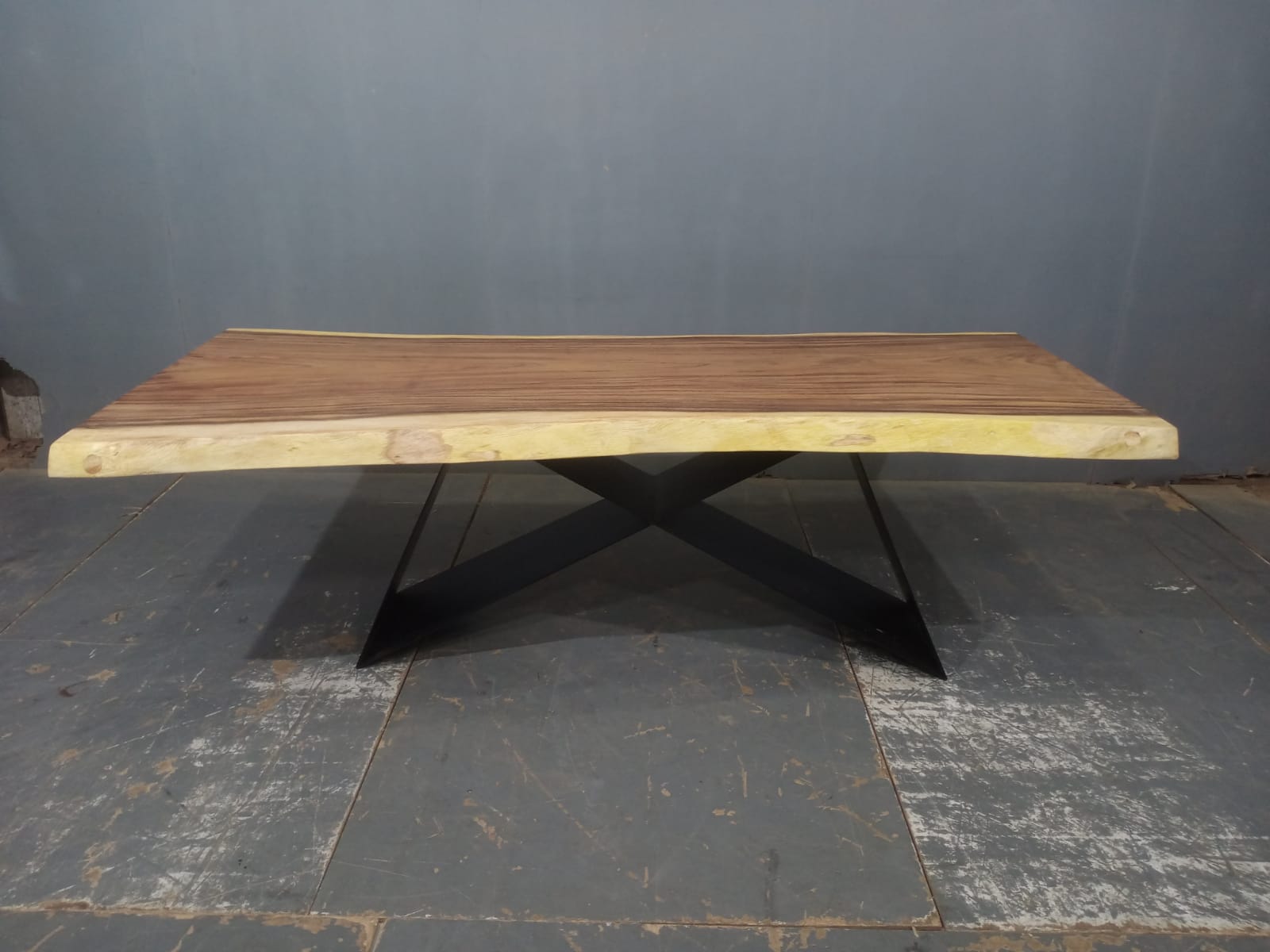 LIVE EDGE TABLES