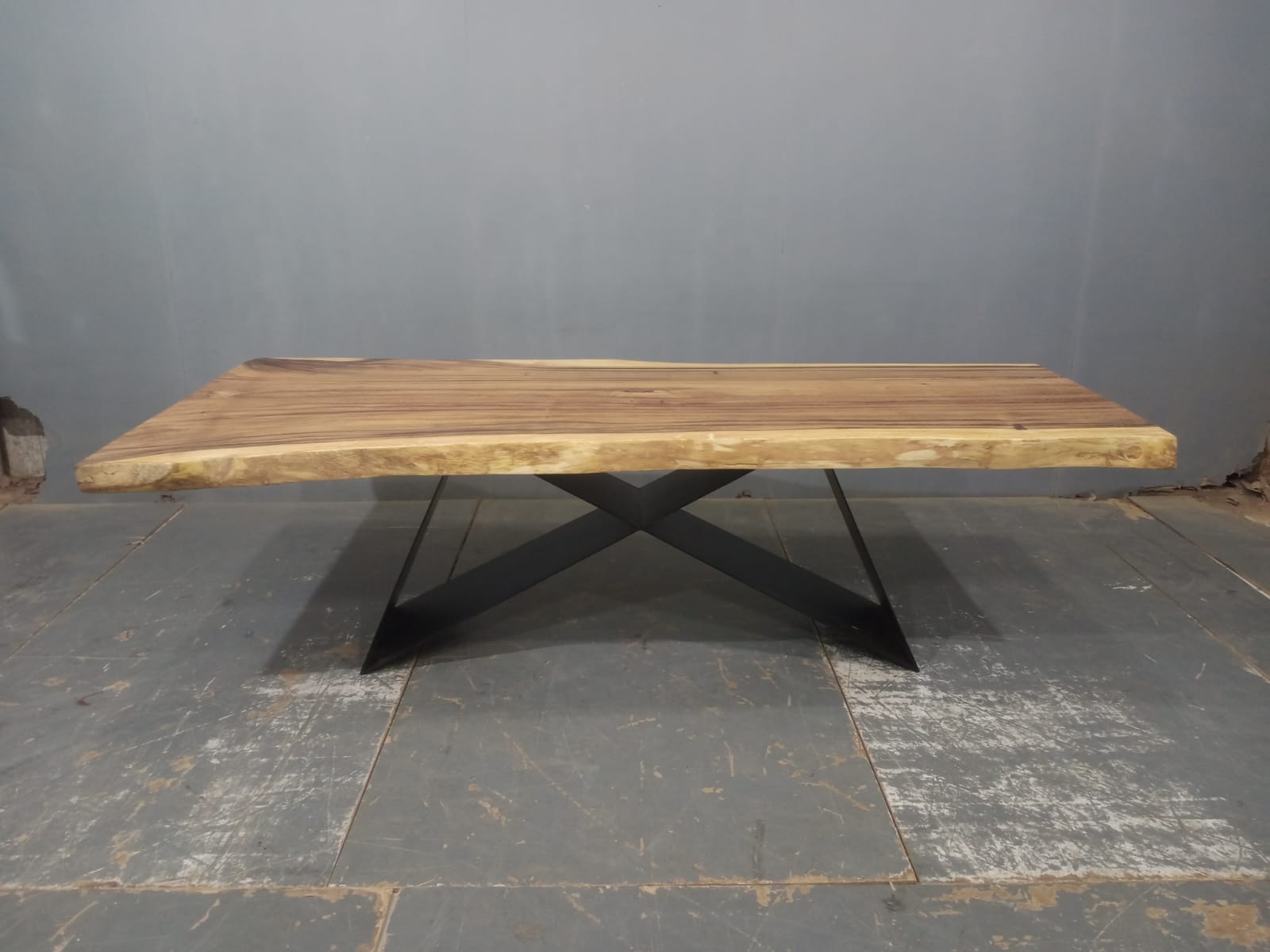 LIVE EDGE TABLES